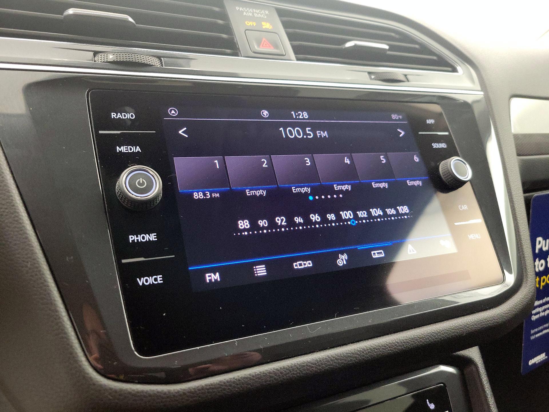 Thumbnail: 2023 Volkswagen Tiguan - 15