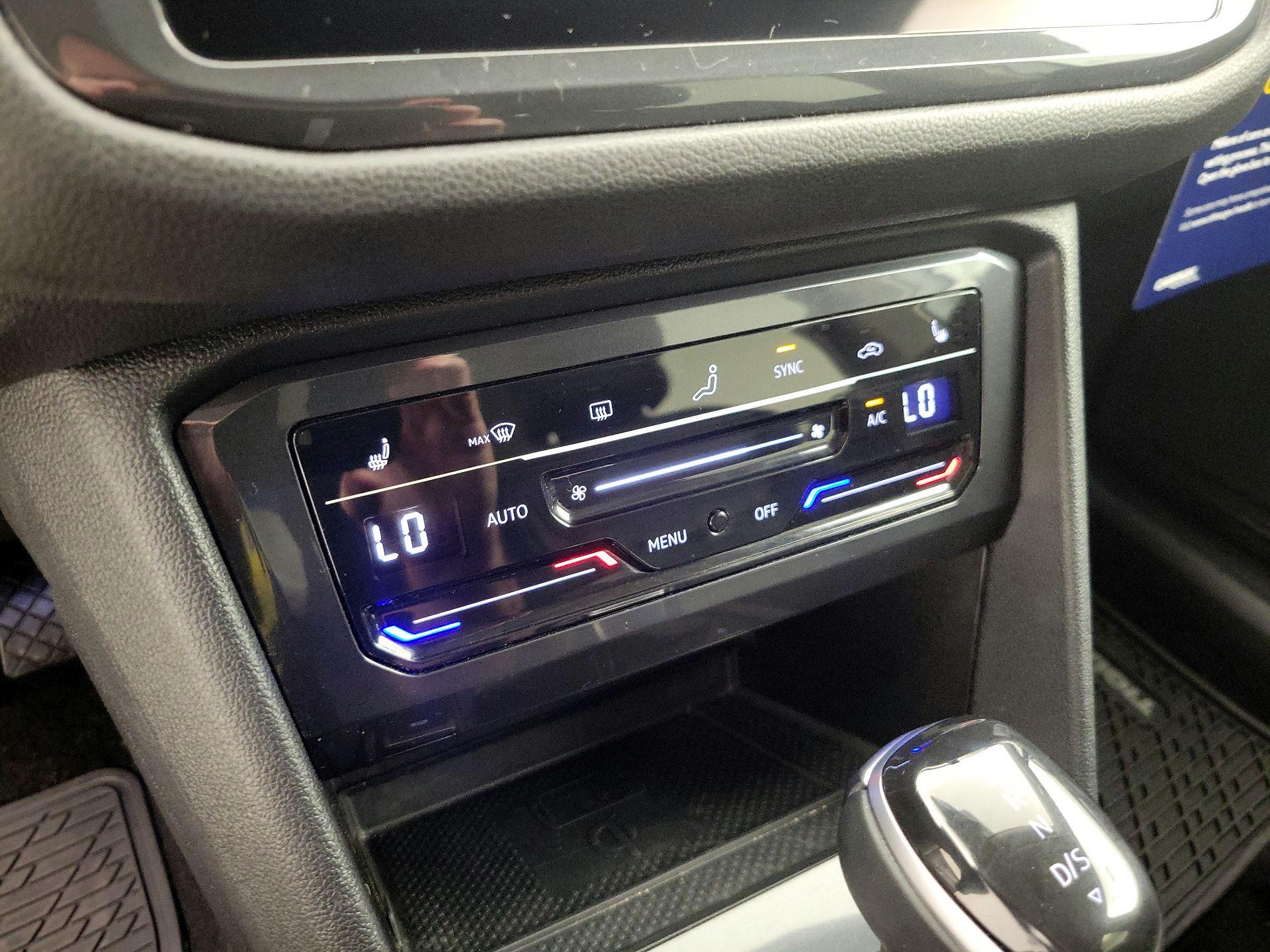 Thumbnail: 2023 Volkswagen Tiguan - 16