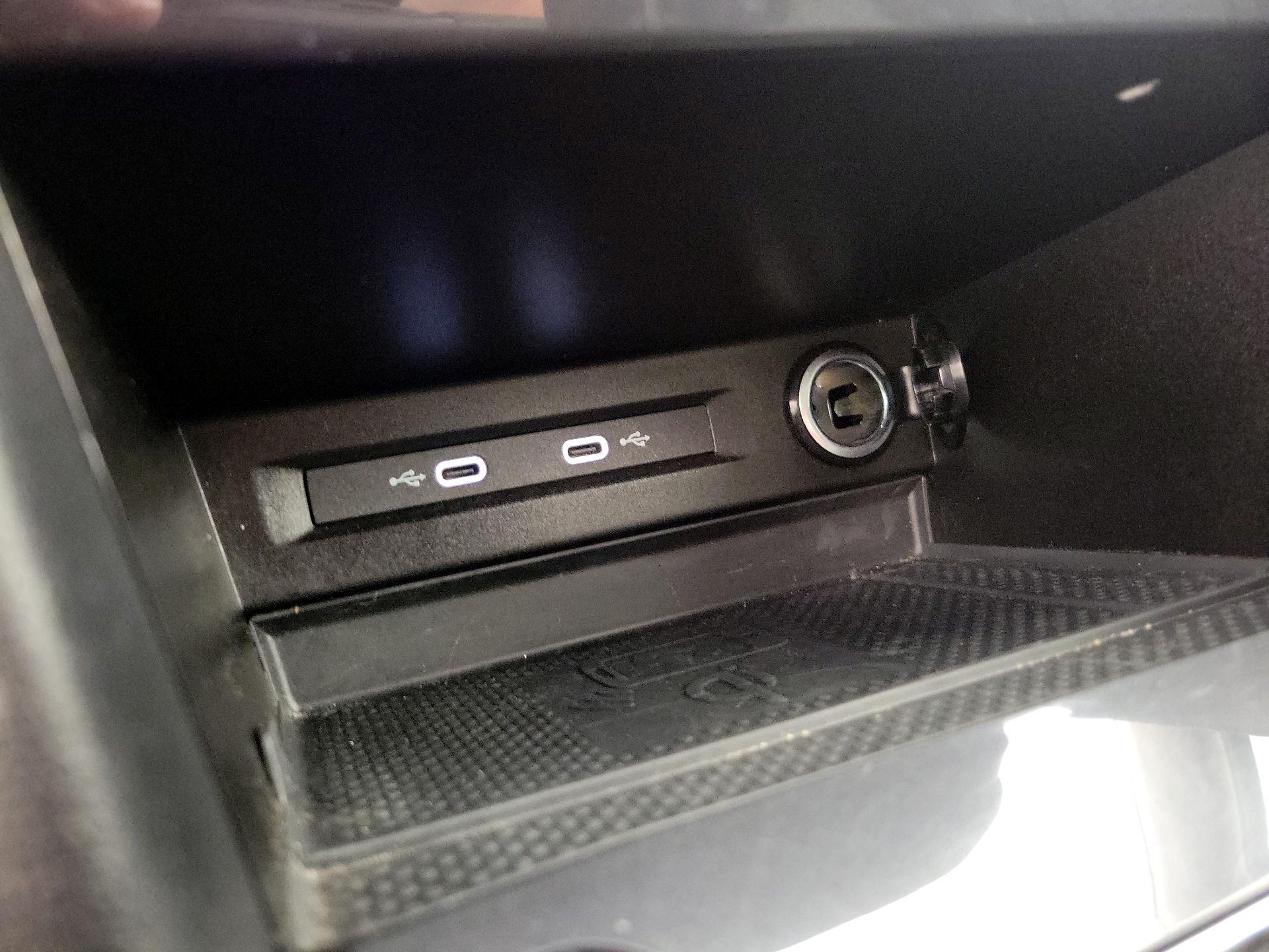 Thumbnail: 2023 Volkswagen Tiguan - 18