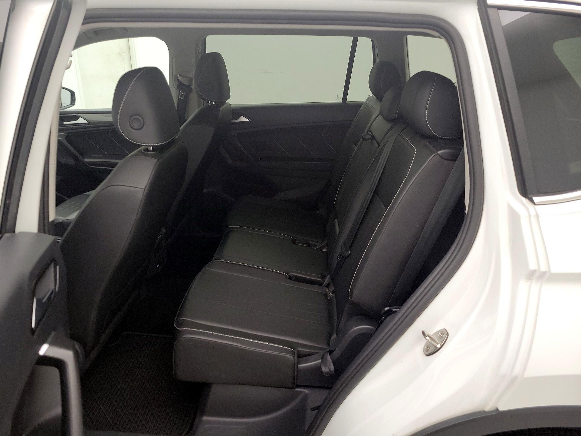 Thumbnail: 2023 Volkswagen Tiguan - 19