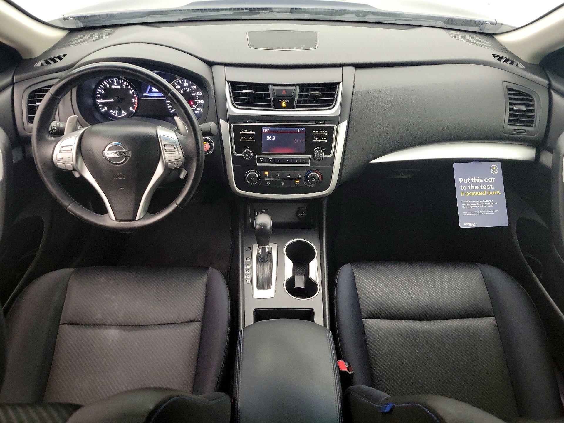 Thumbnail: 2016 Nissan Altima - 9