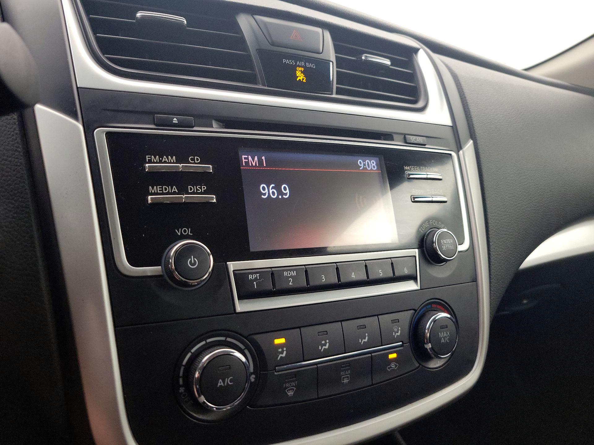 Thumbnail: 2016 Nissan Altima - 15
