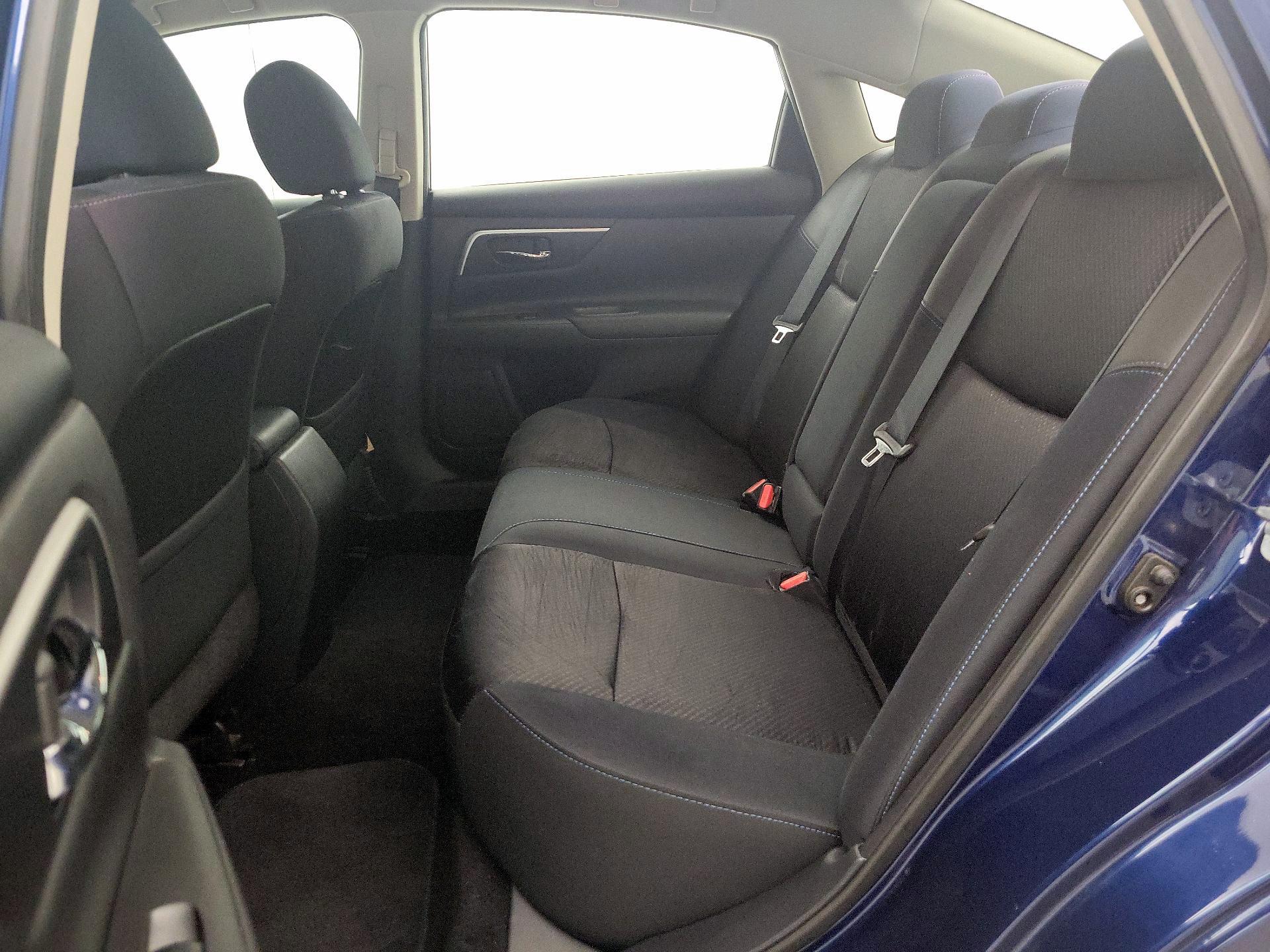 Thumbnail: 2016 Nissan Altima - 19