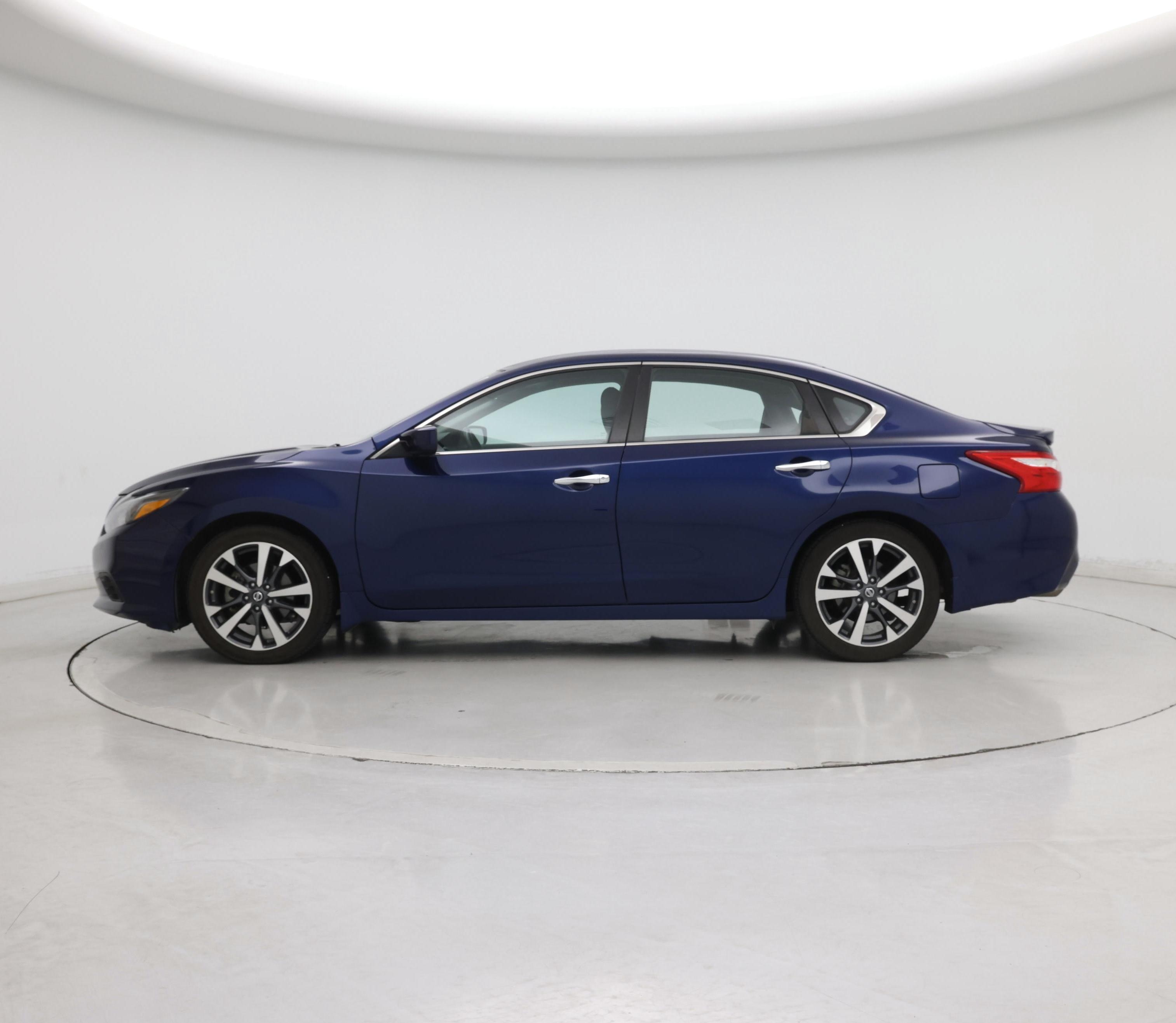 Thumbnail: 2016 Nissan Altima - 3