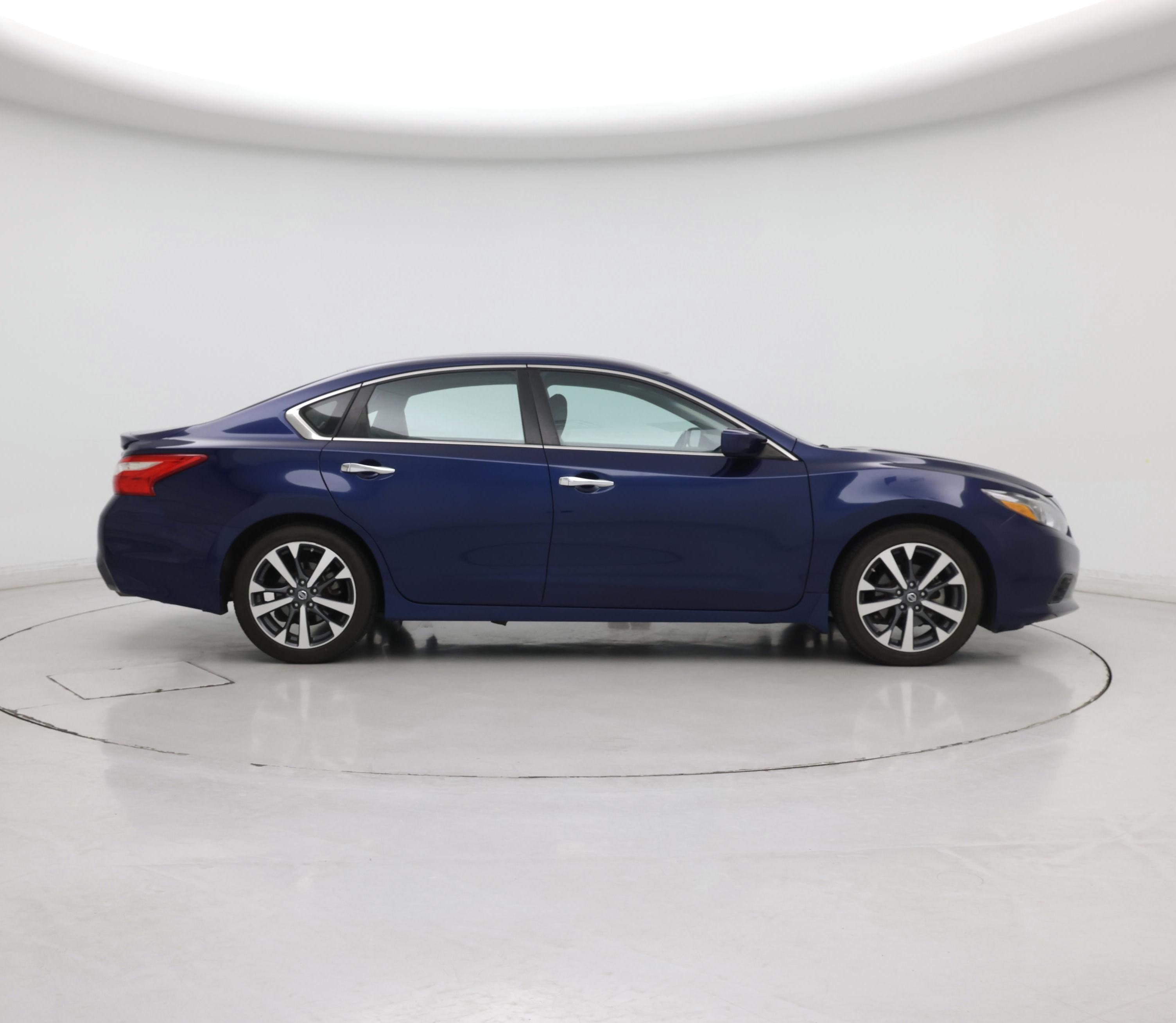 Thumbnail: 2016 Nissan Altima - 7
