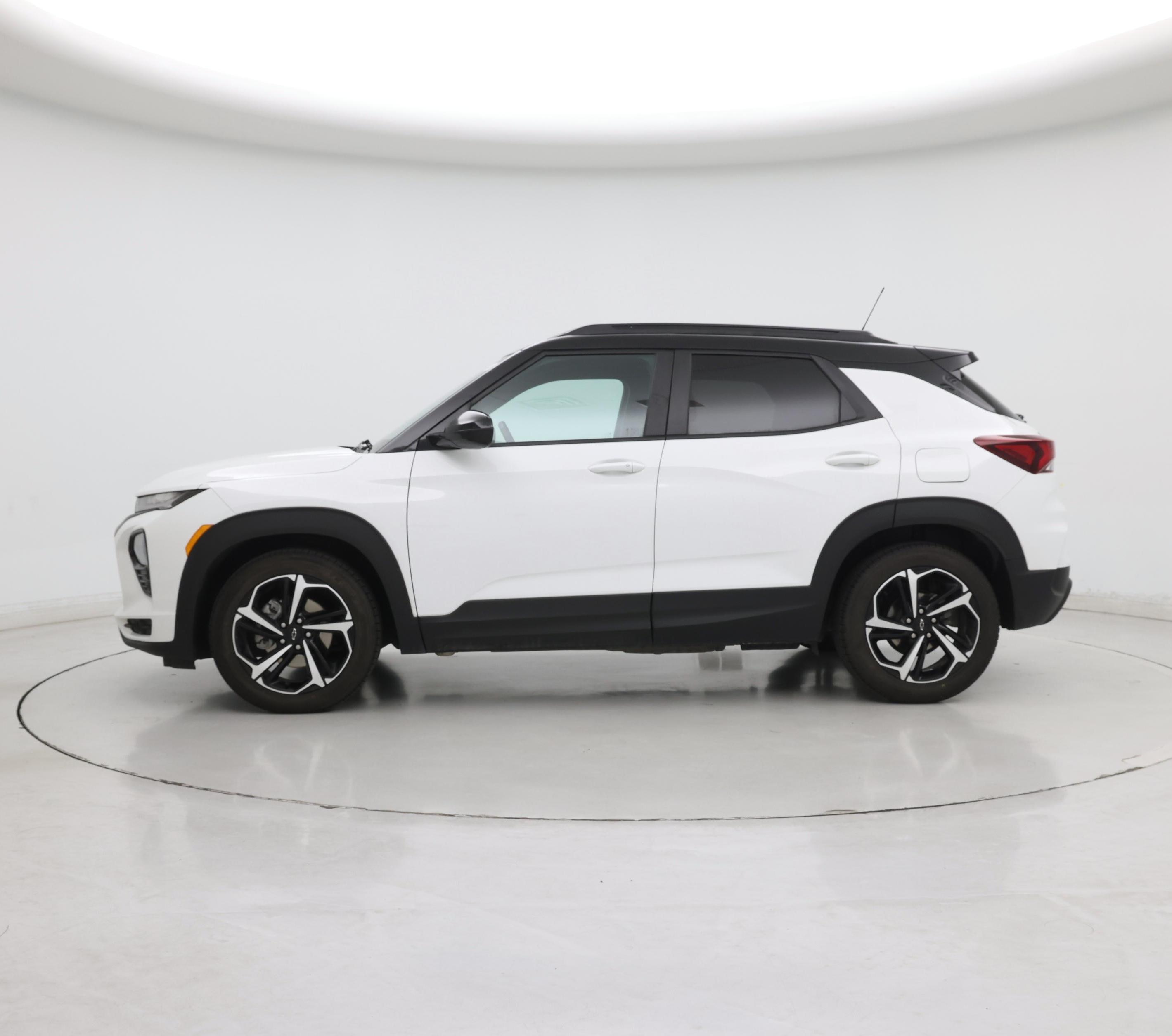 Thumbnail: 2023 Chevrolet TrailBlazer - 3