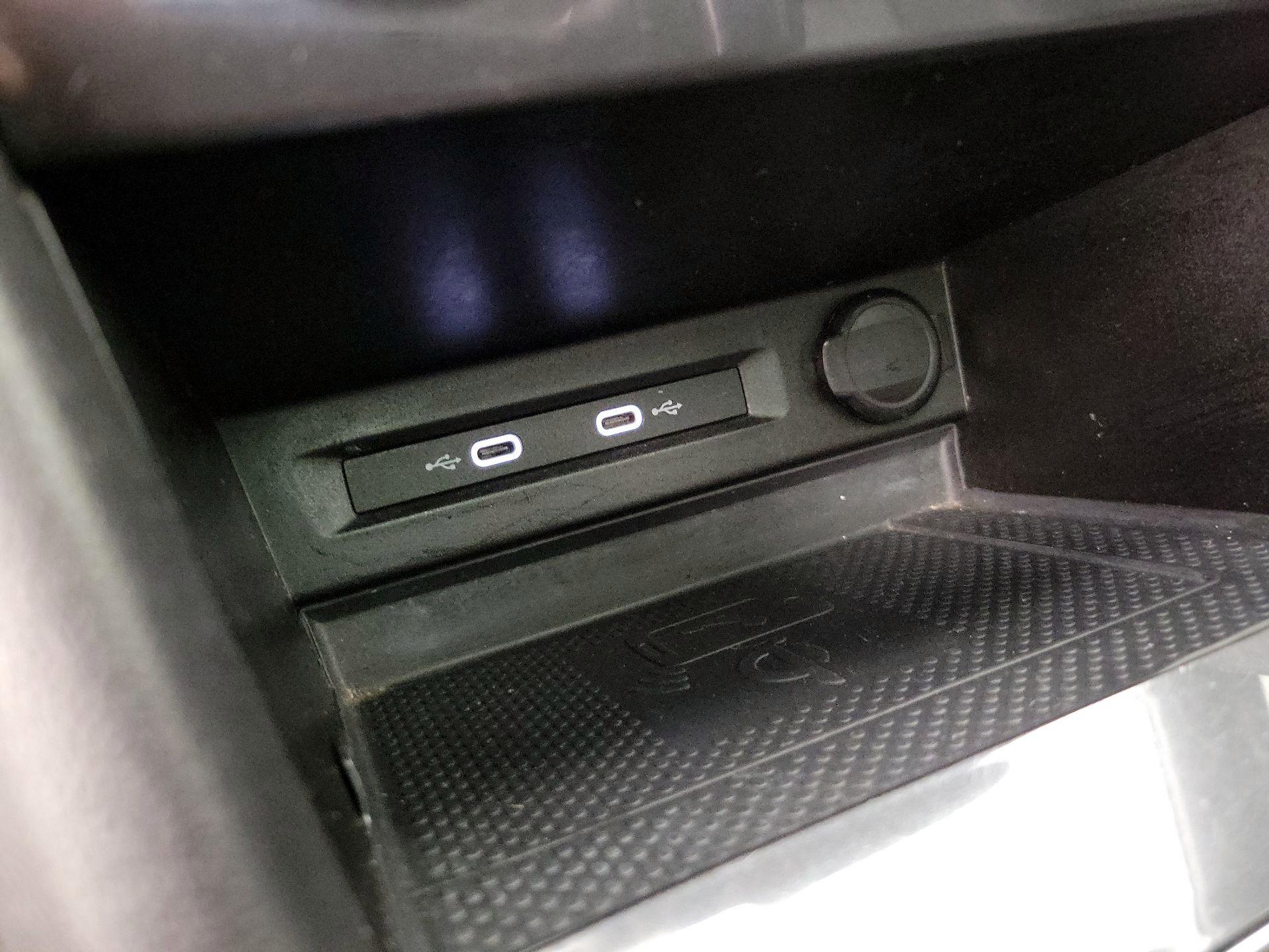 Thumbnail: 2021 Volkswagen Tiguan - 18