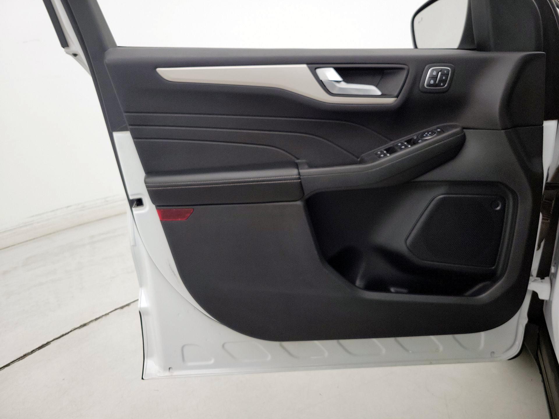 Thumbnail: 2021 Ford Escape - 12