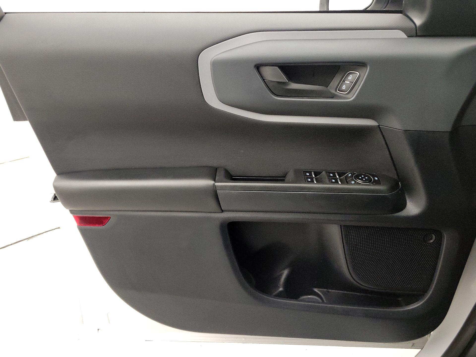 Thumbnail: 2022 Ford Bronco Sport - 12