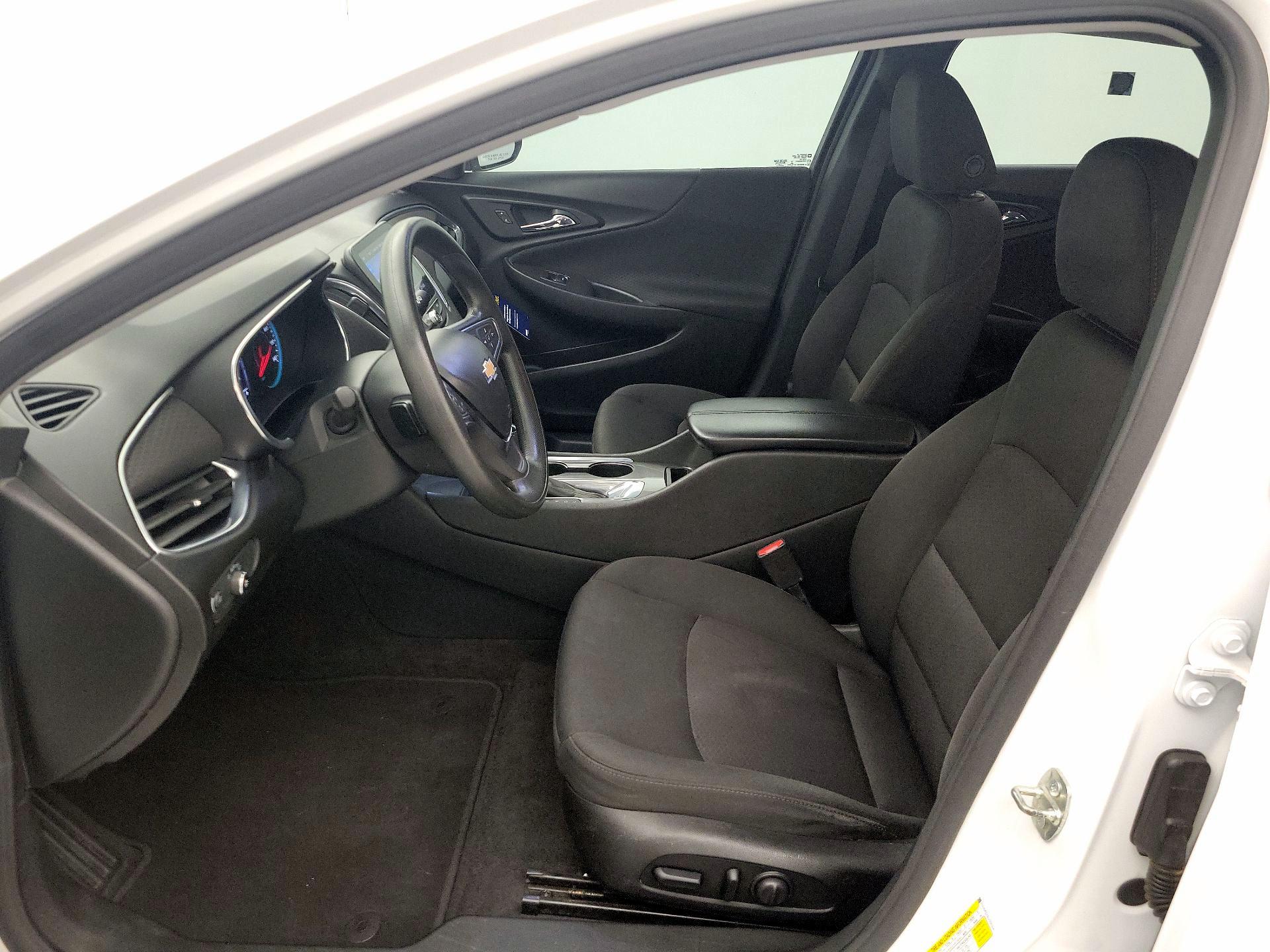 Thumbnail: 2020 Chevrolet Malibu - 11