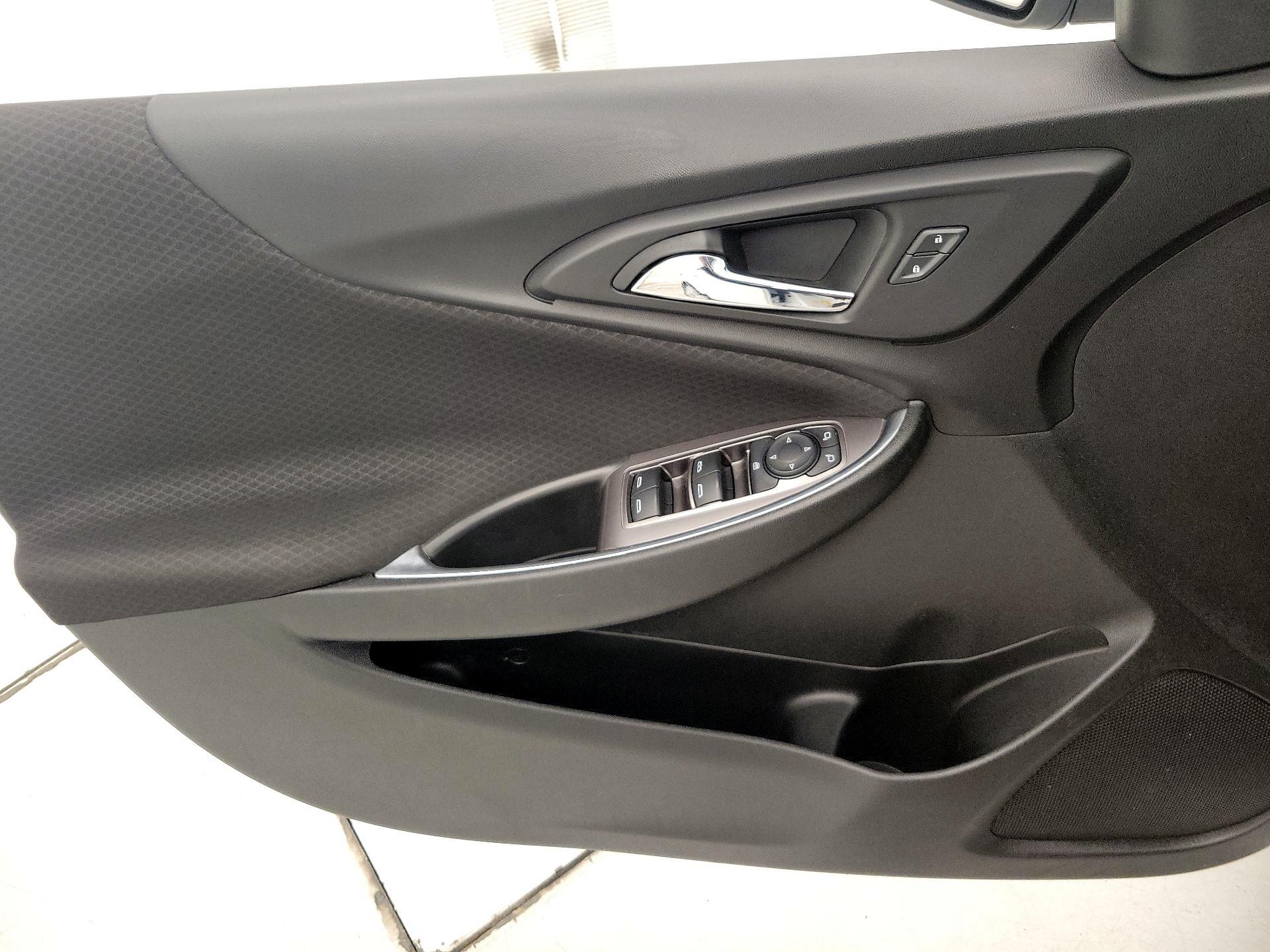 Thumbnail: 2020 Chevrolet Malibu - 12