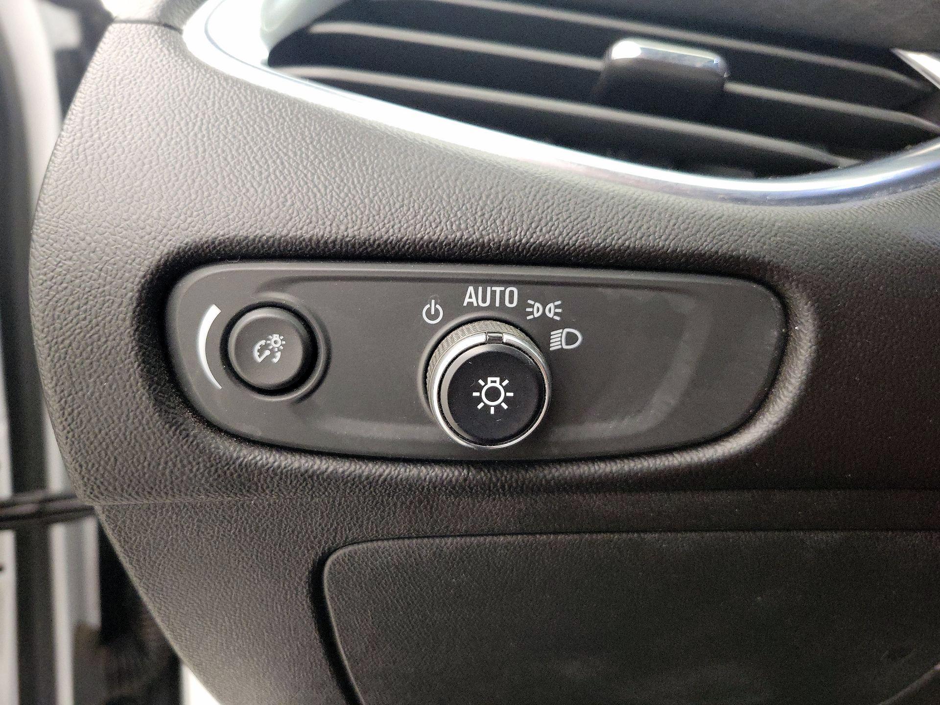 Thumbnail: 2020 Chevrolet Malibu - 13