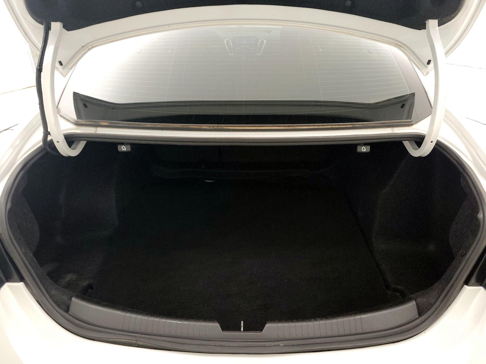 Thumbnail: 2020 Chevrolet Malibu - 20