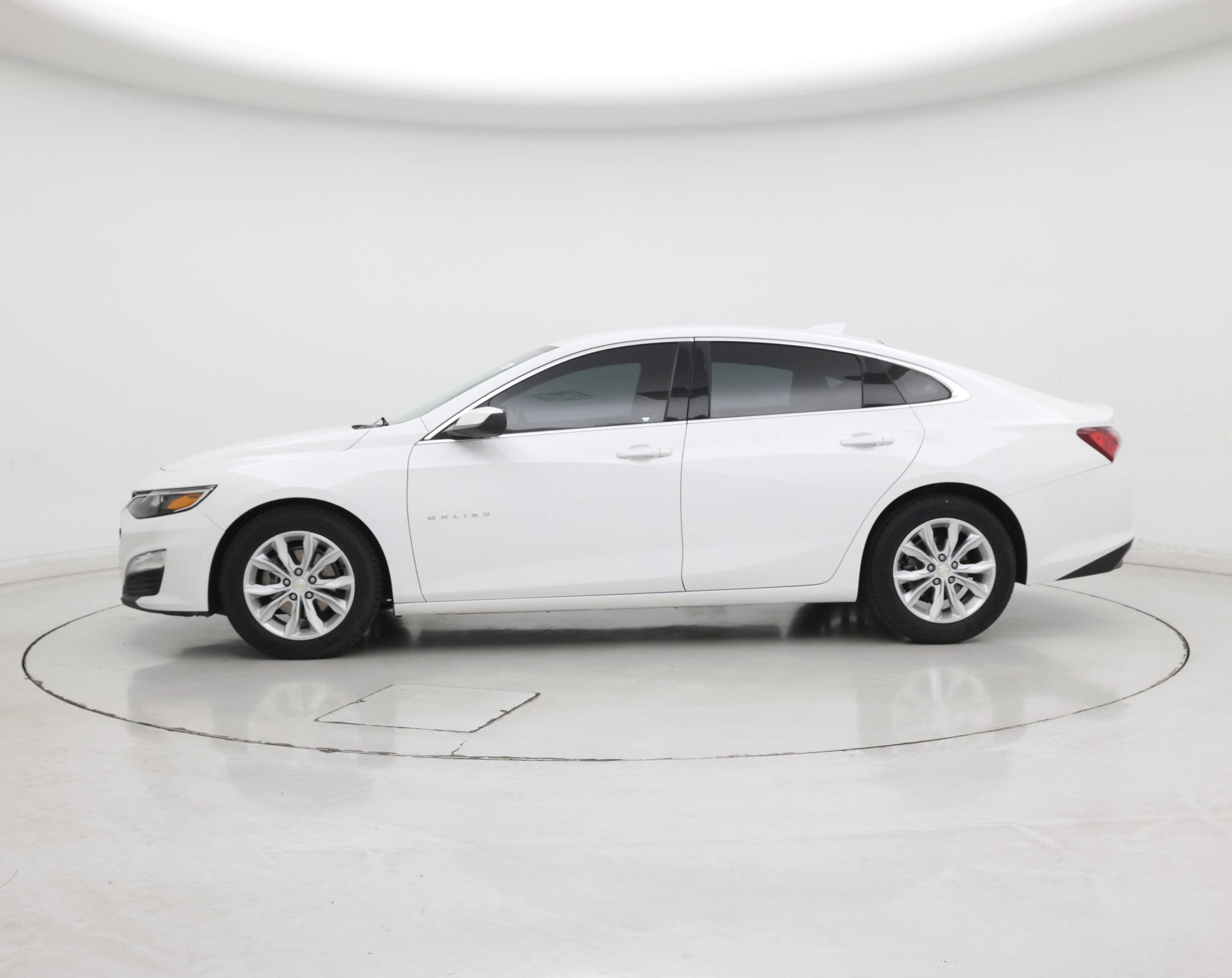 Thumbnail: 2020 Chevrolet Malibu - 3