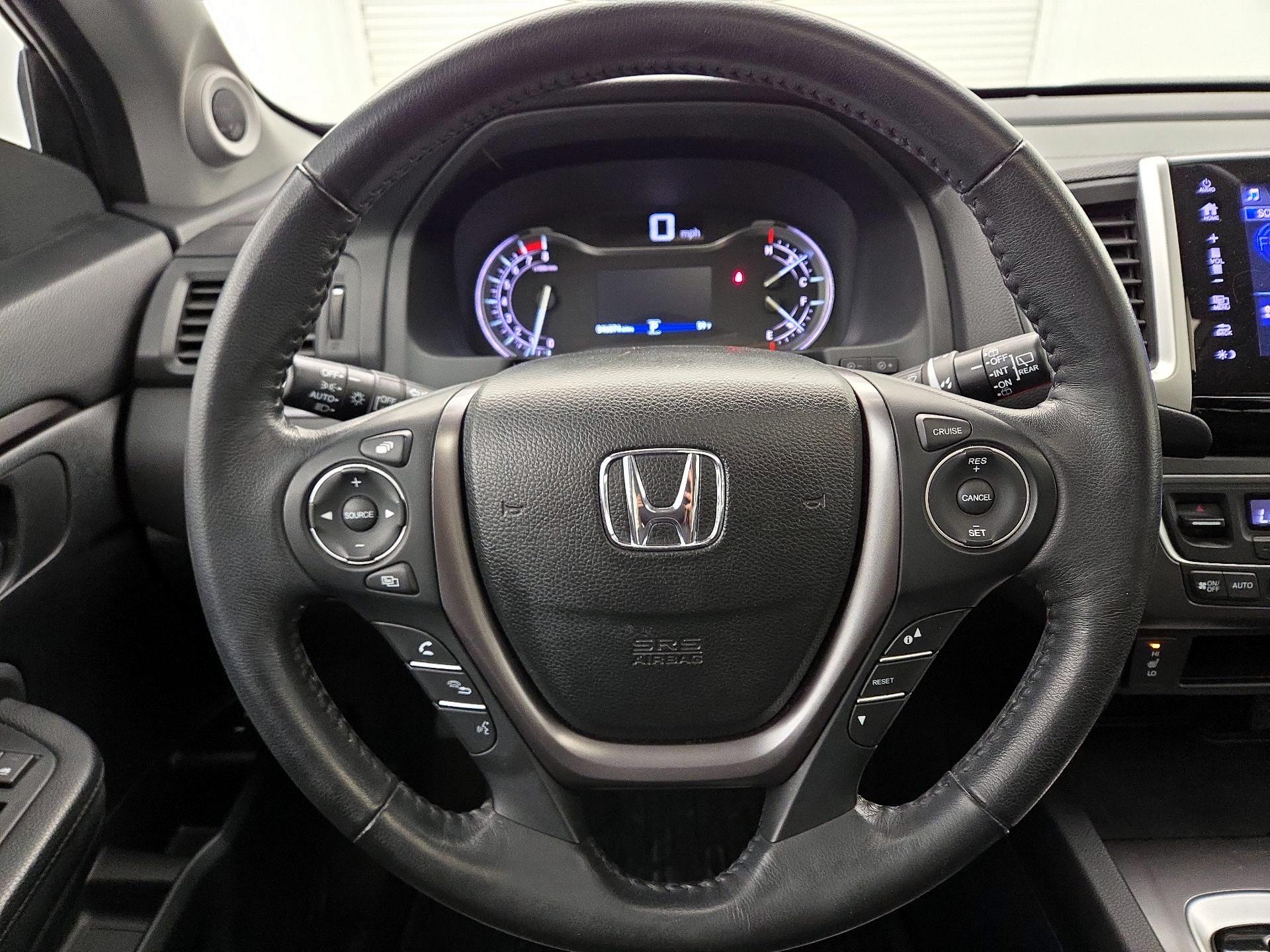 Thumbnail: 2017 Honda Pilot - 10