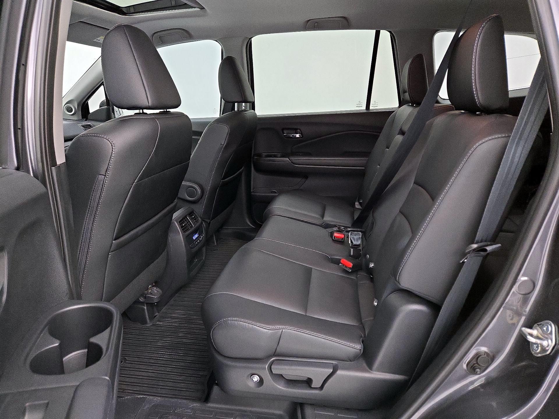 Thumbnail: 2017 Honda Pilot - 20