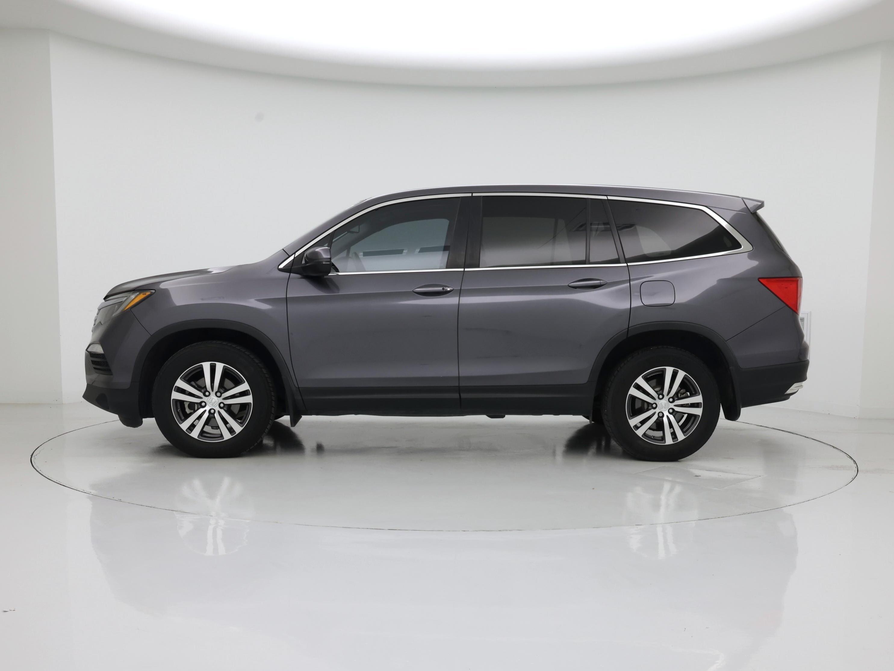 Thumbnail: 2017 Honda Pilot - 3