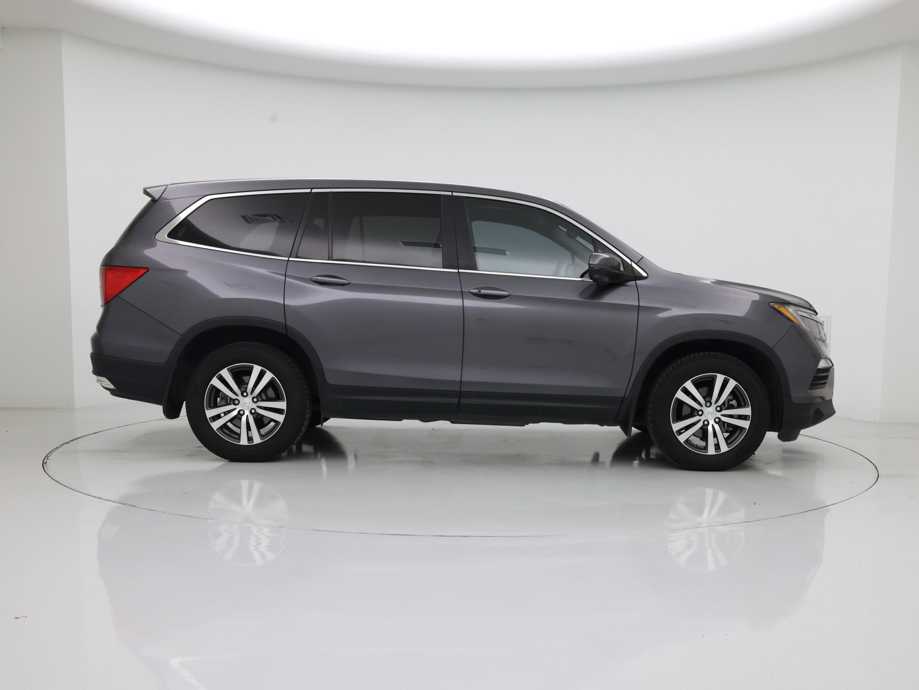 Thumbnail: 2017 Honda Pilot - 7
