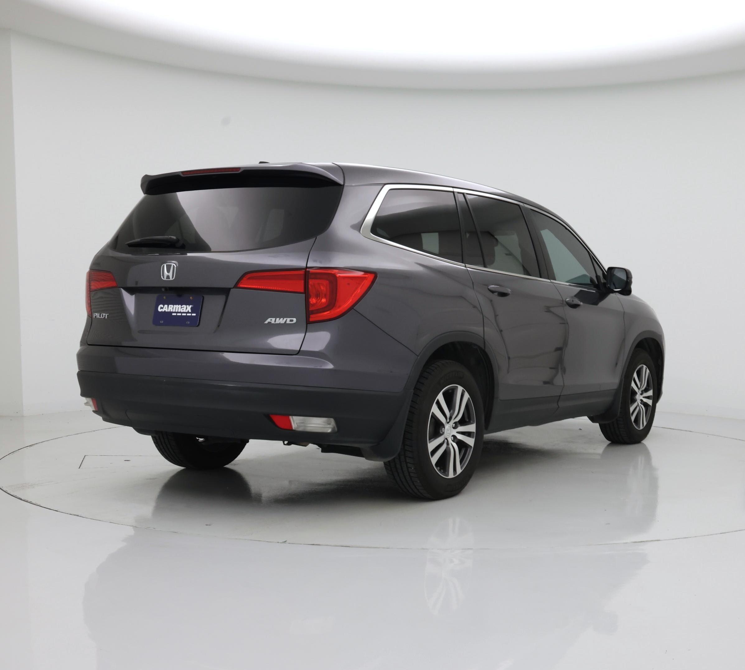 Thumbnail: 2017 Honda Pilot - 8