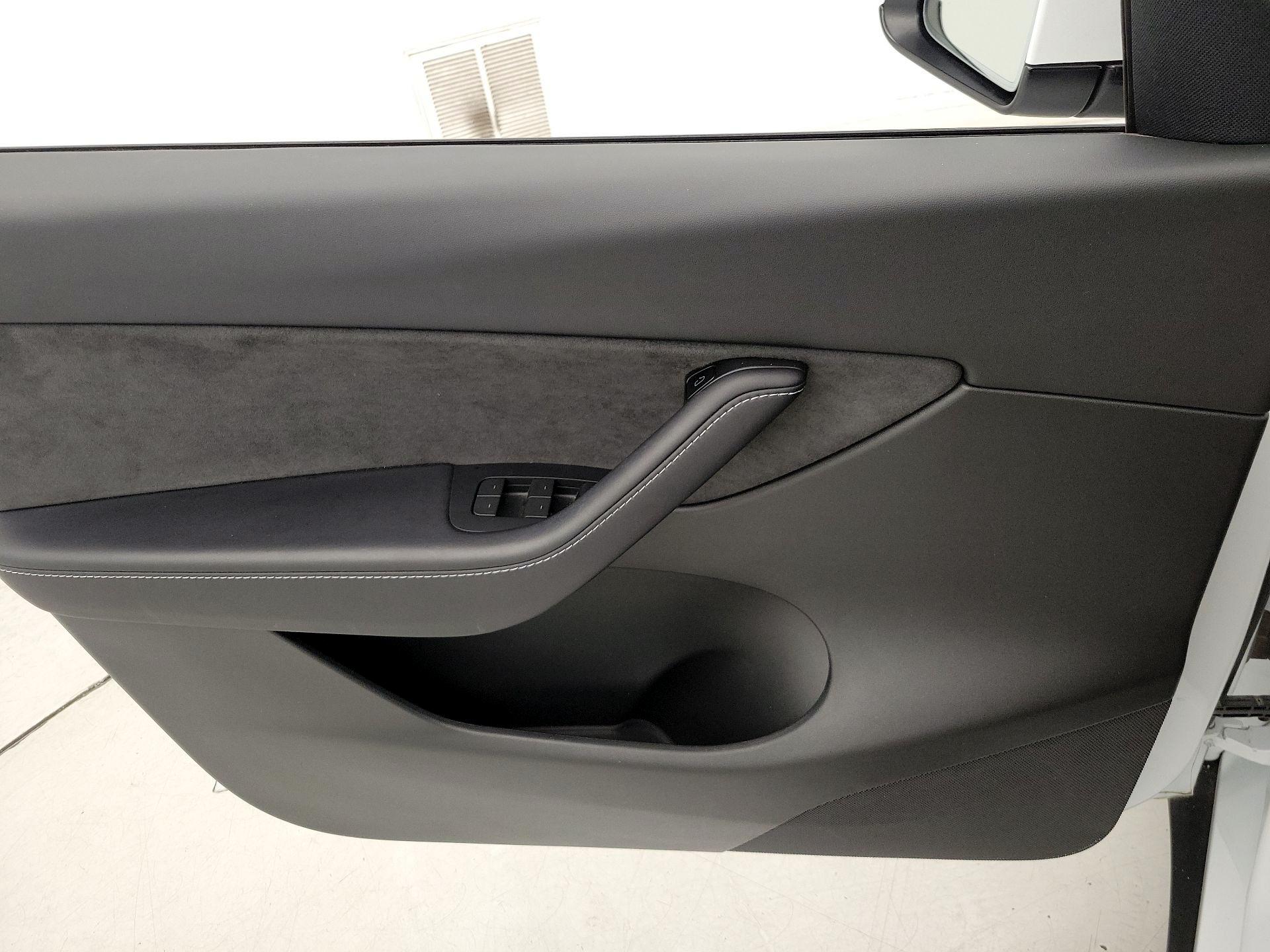 Thumbnail: 2022 Tesla Model Y - 12