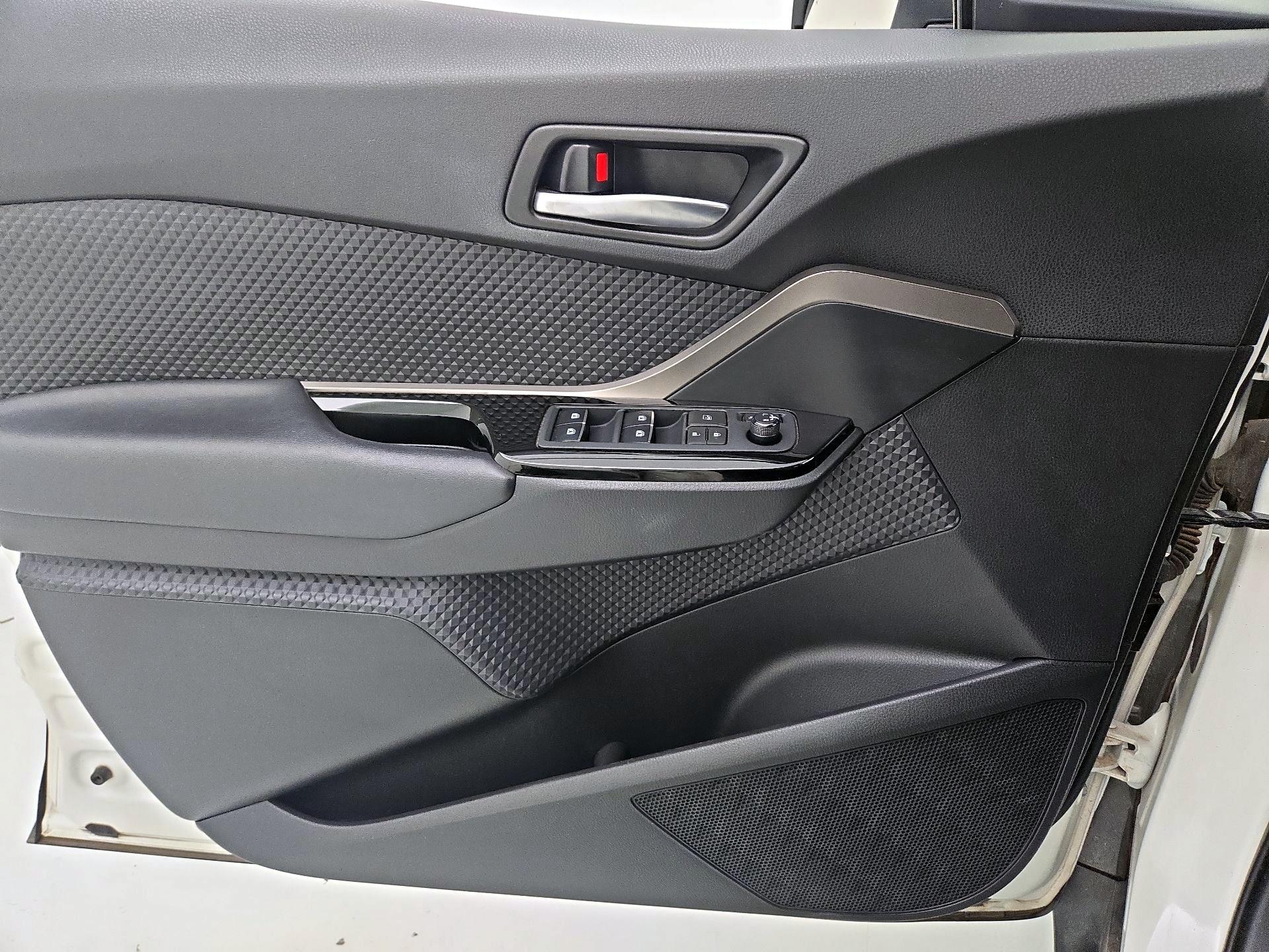 Thumbnail: 2019 Toyota C-HR - 12