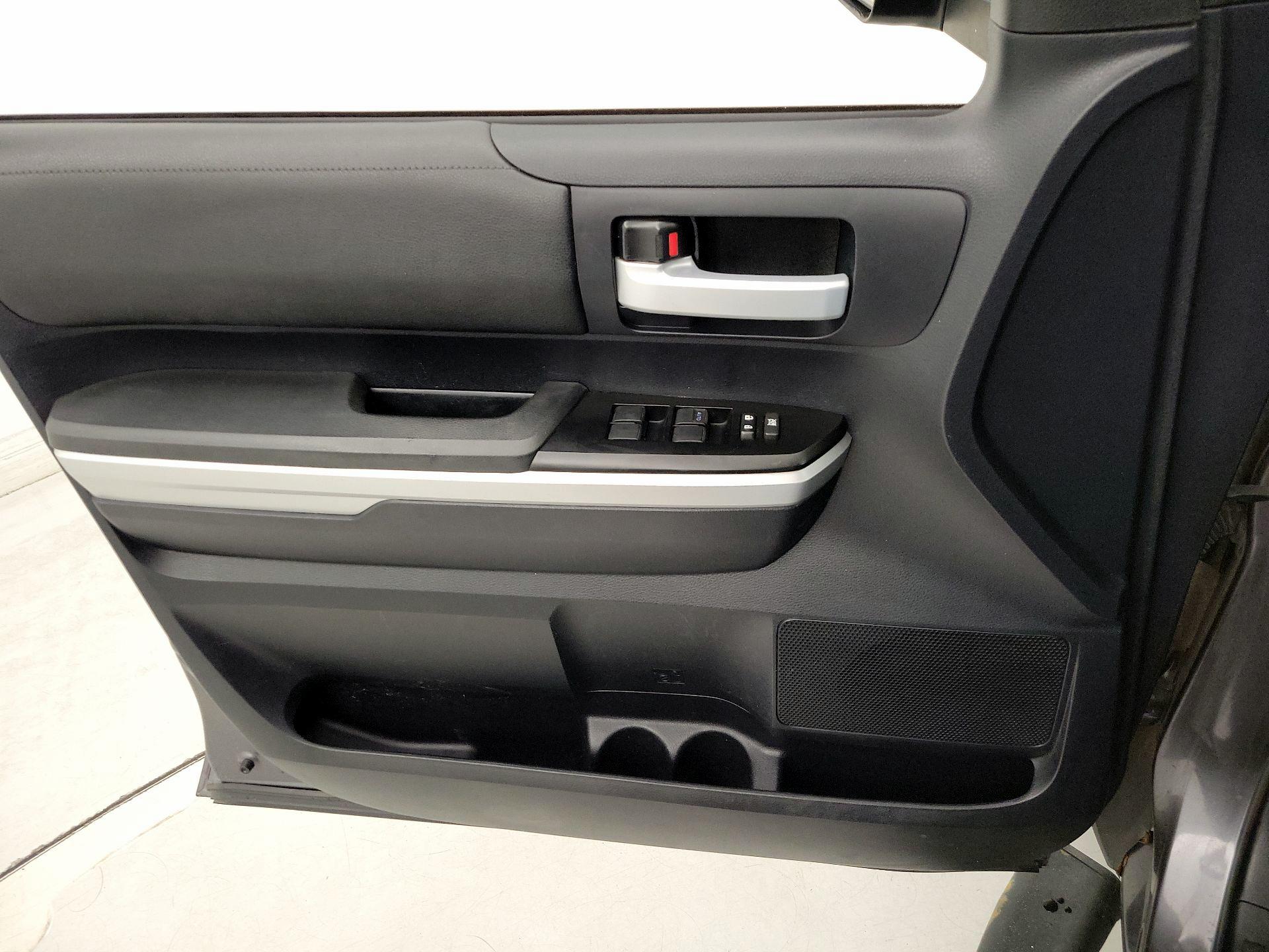 Thumbnail: 2015 Toyota Tundra - 12