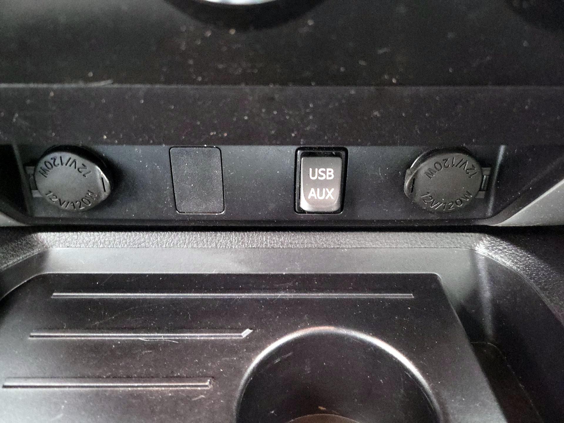 Thumbnail: 2015 Toyota Tundra - 19