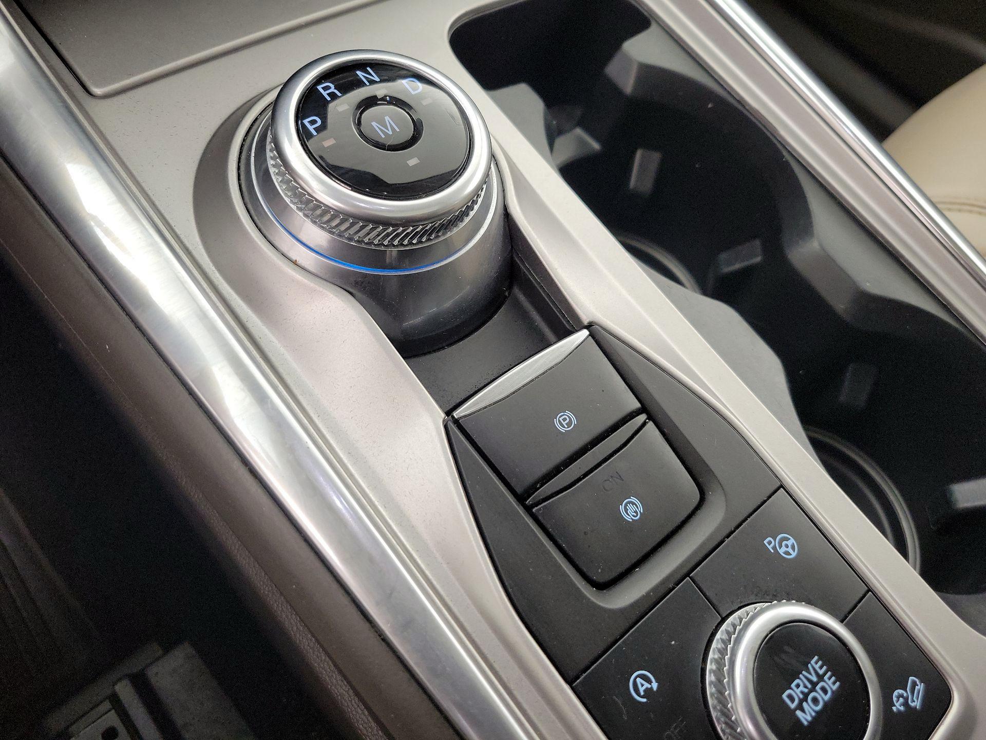 Thumbnail: 2020 Ford Explorer - 18