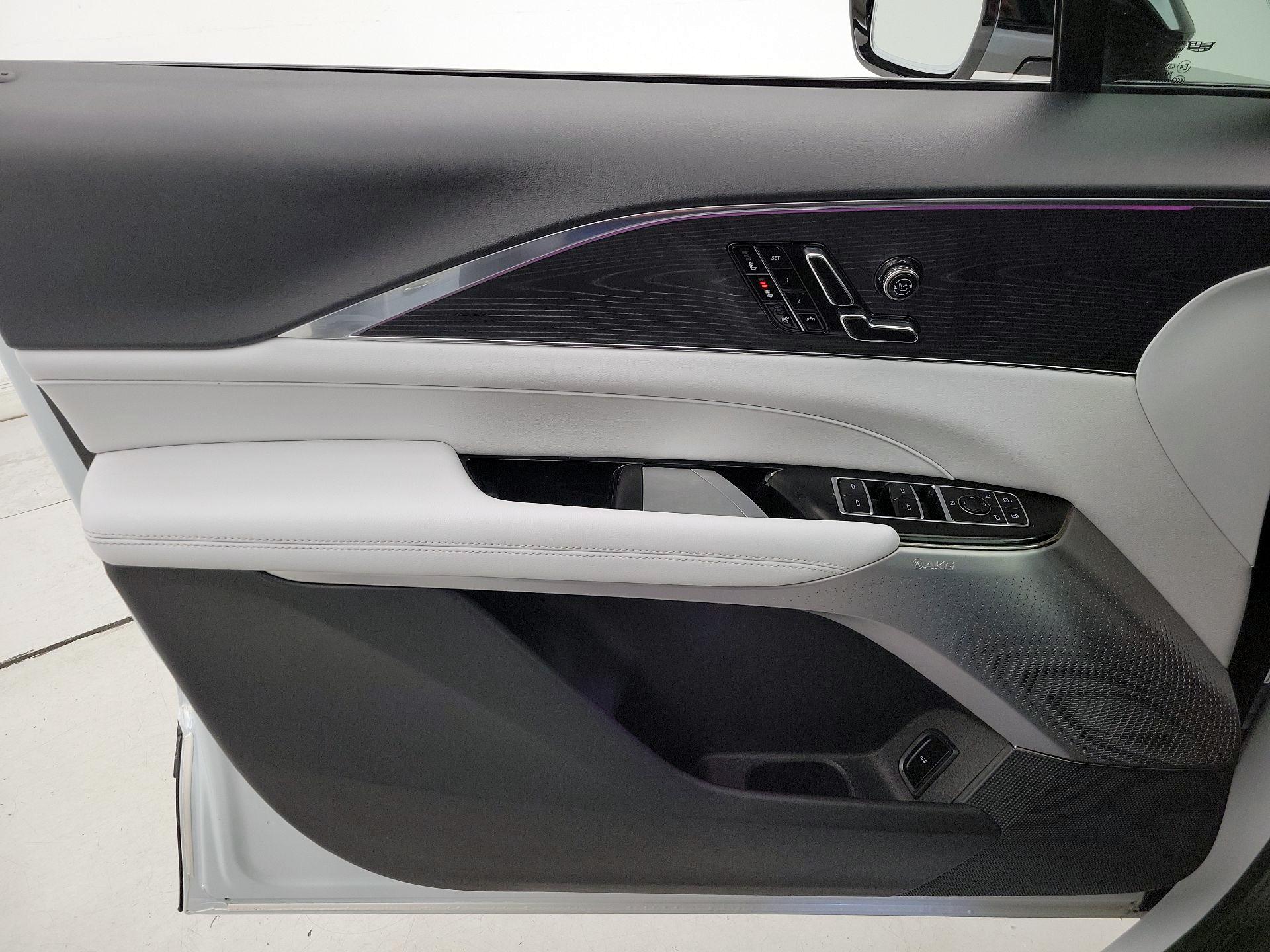 Thumbnail: 2024 Cadillac Lyriq - 12