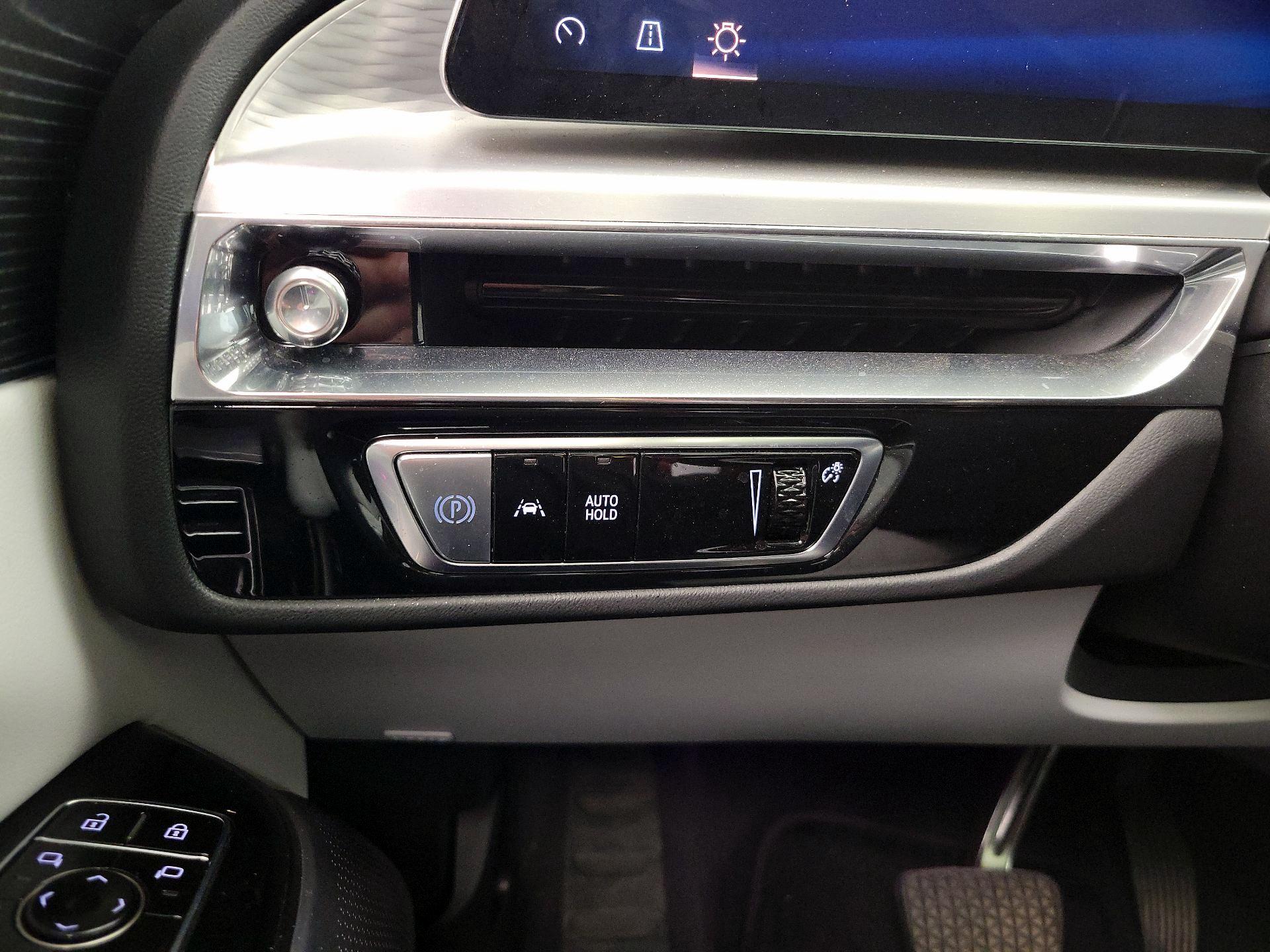 Thumbnail: 2024 Cadillac Lyriq - 13