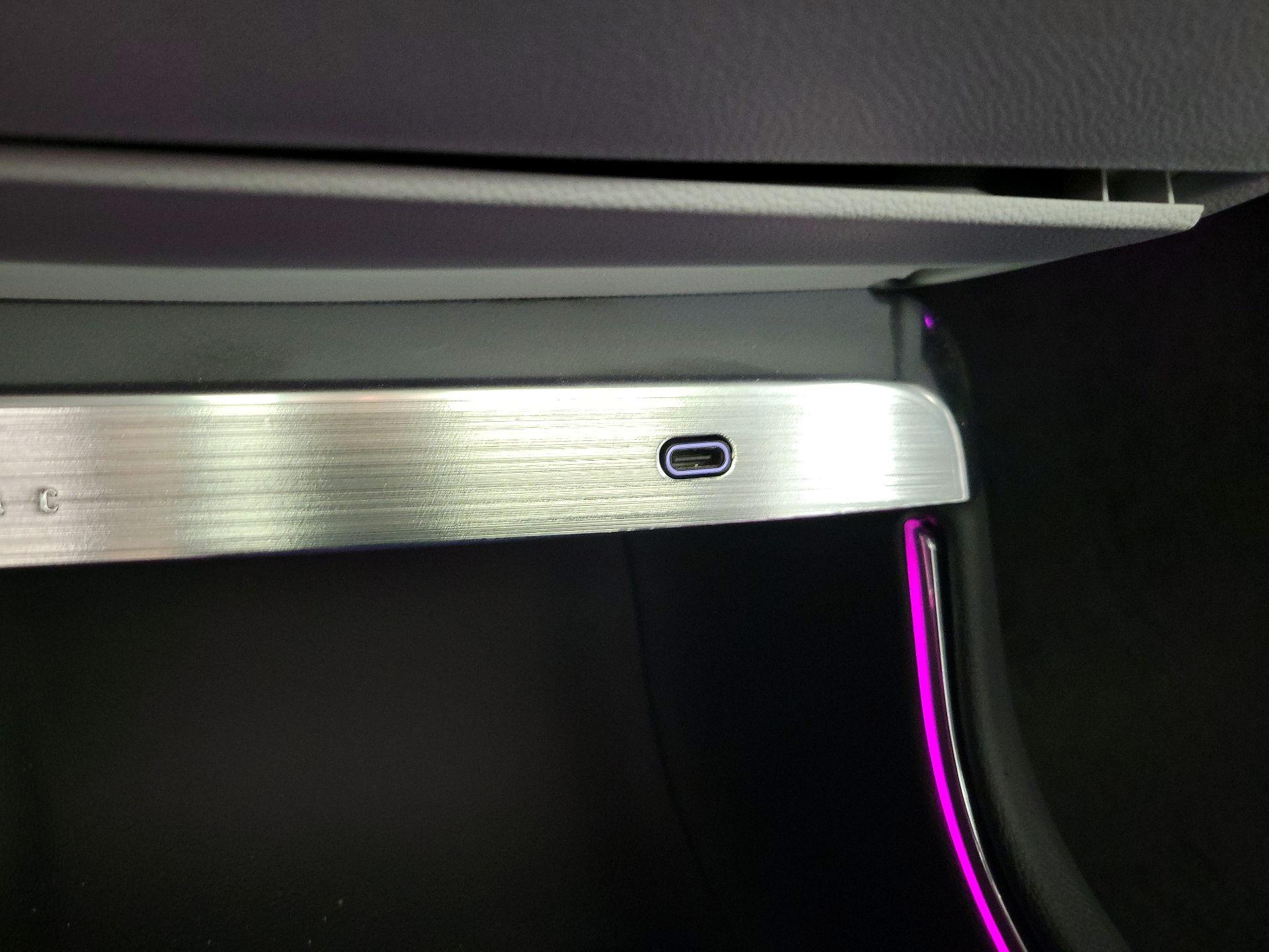 Thumbnail: 2024 Cadillac Lyriq - 18