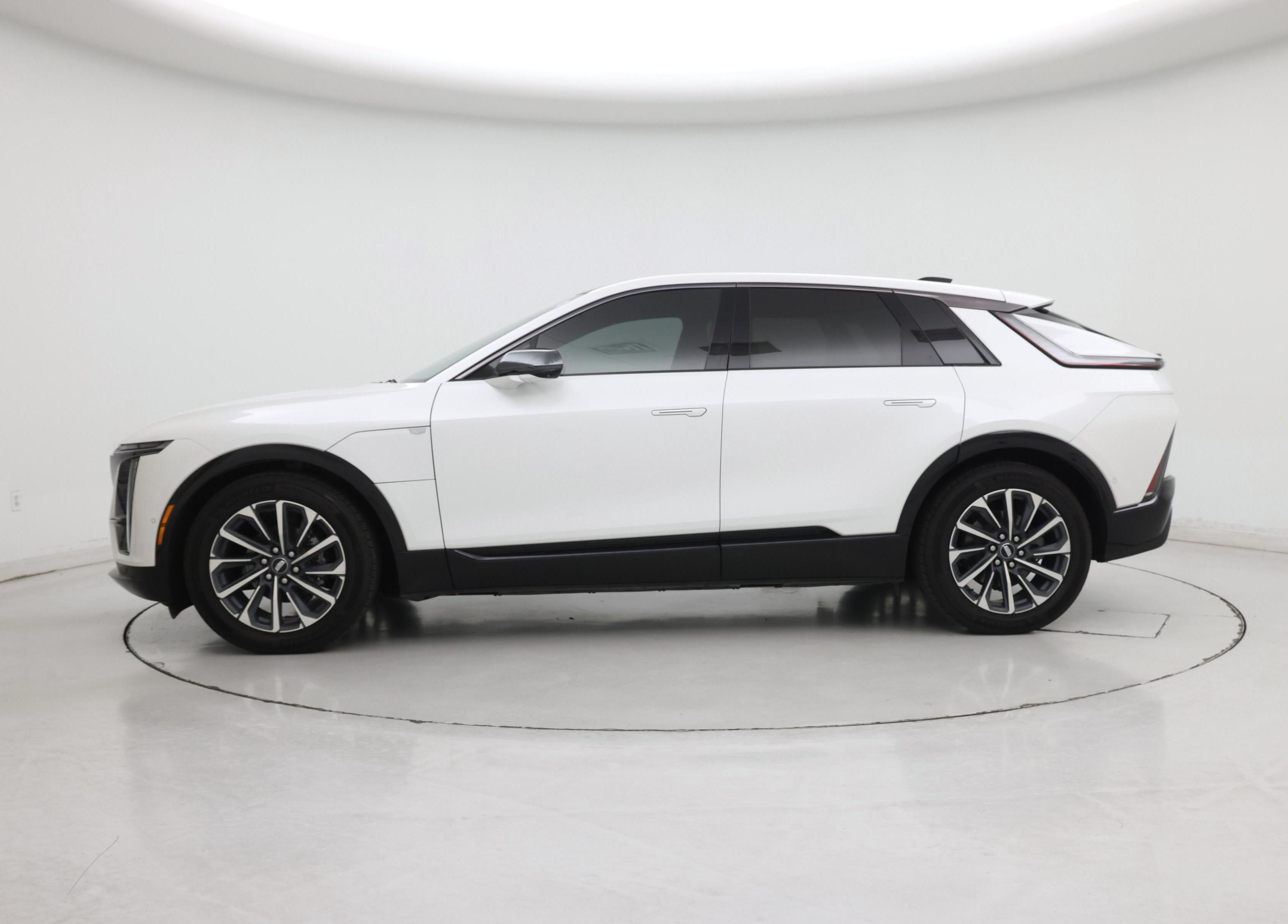 Thumbnail: 2024 Cadillac Lyriq - 3