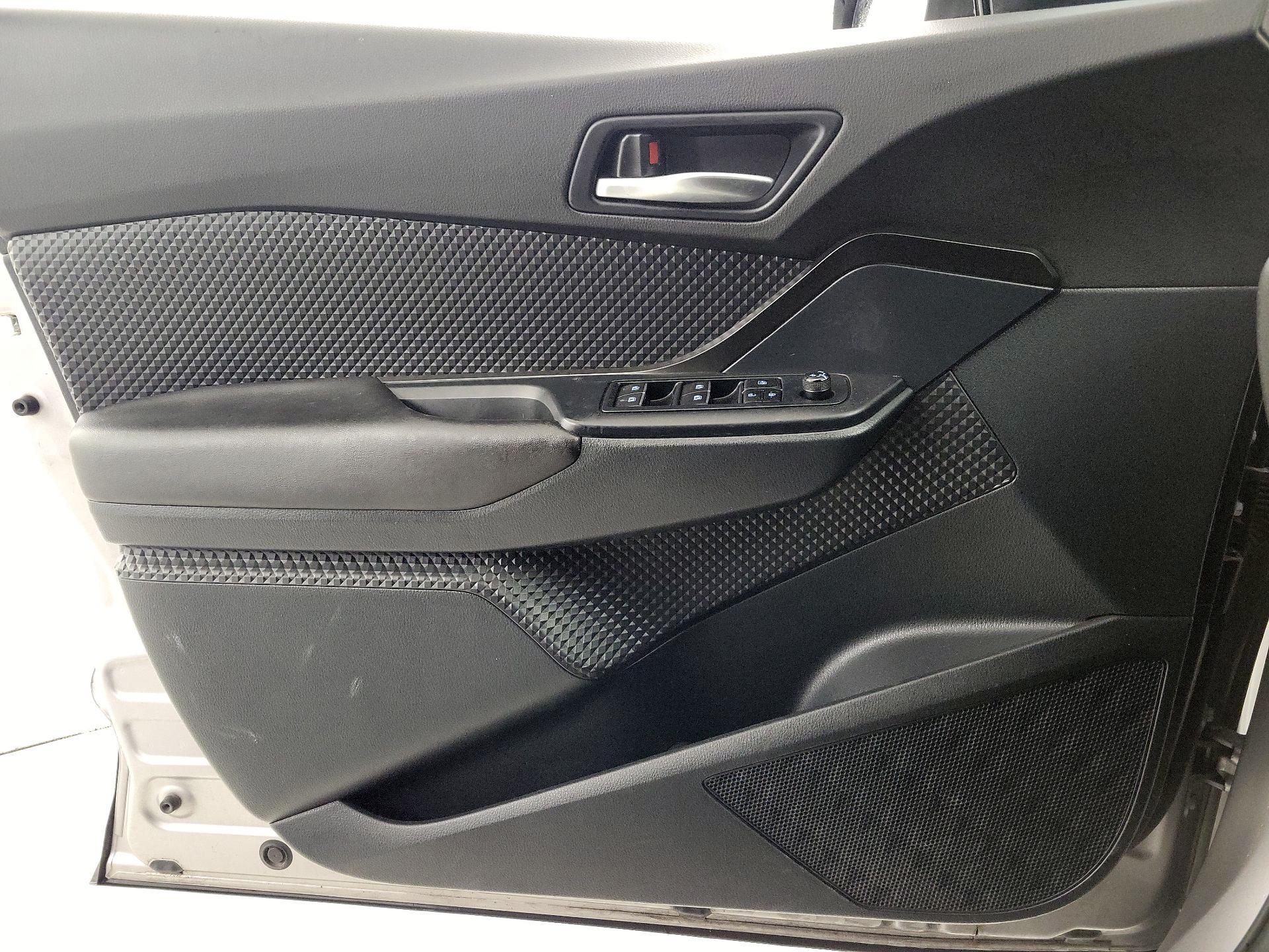 Thumbnail: 2018 Toyota C-HR - 12