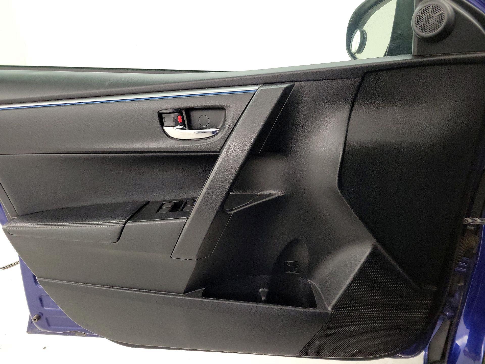 Thumbnail: 2016 Toyota Corolla - 12