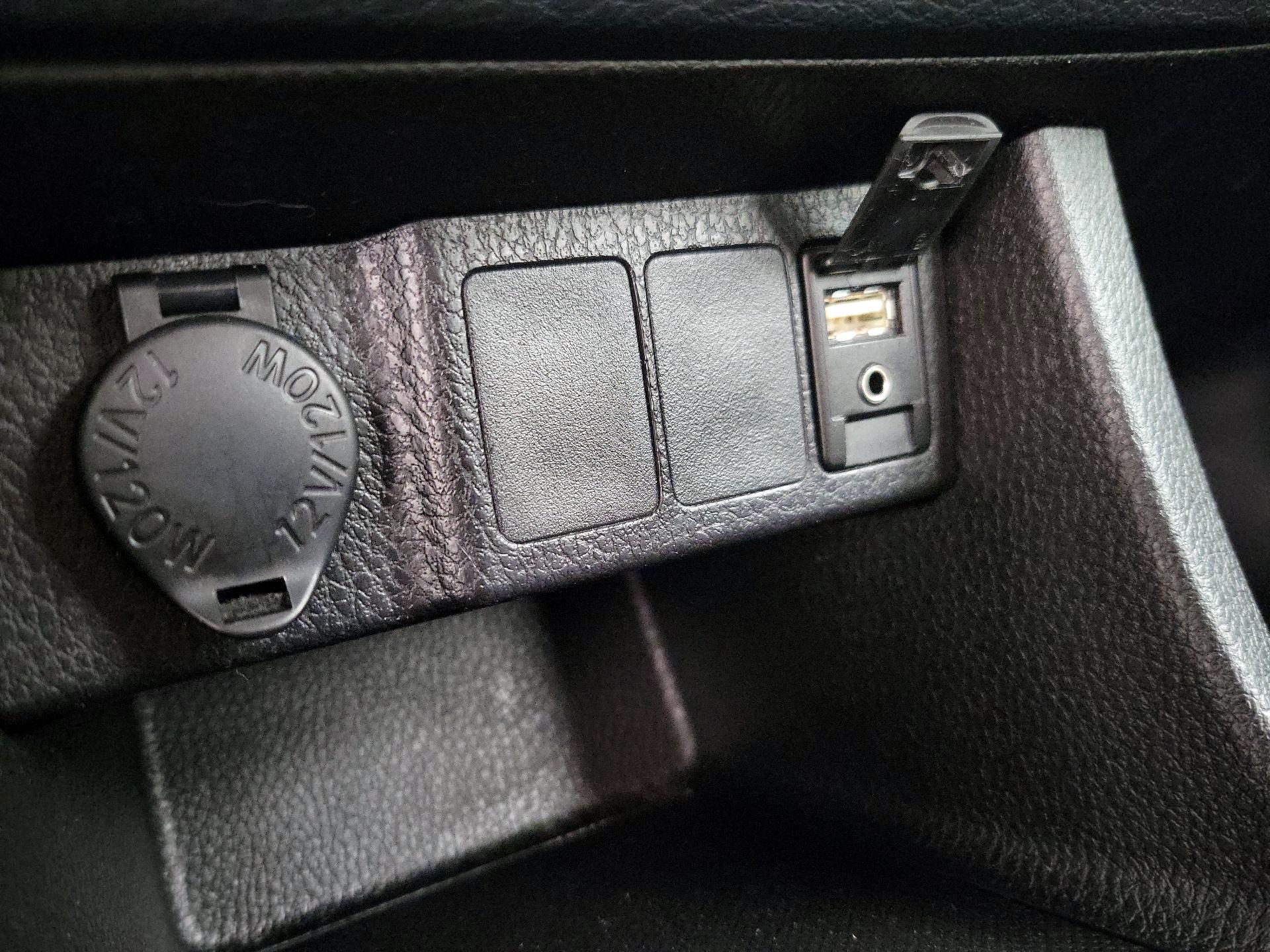 Thumbnail: 2016 Toyota Corolla - 18