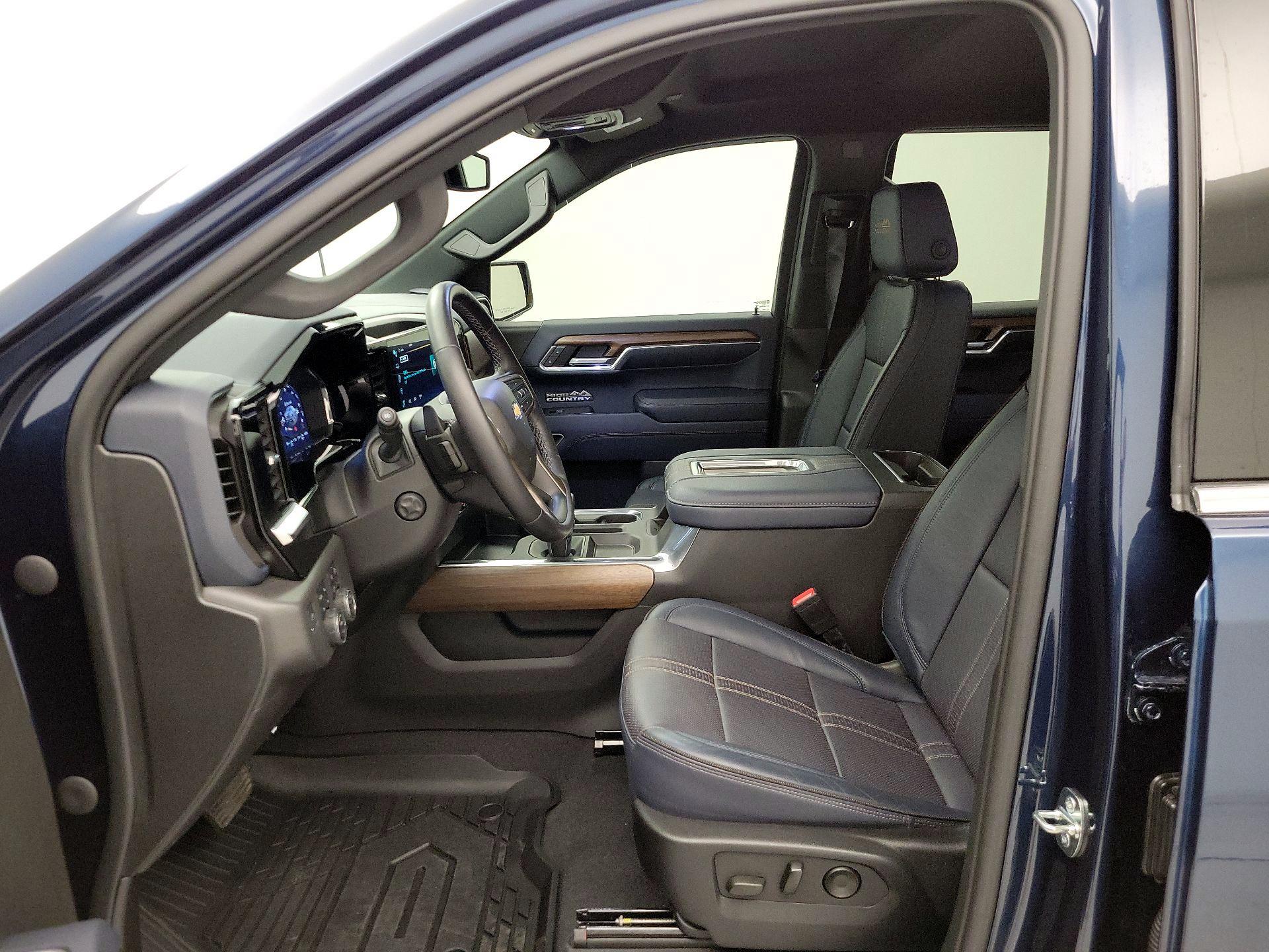 Thumbnail: 2022 Chevrolet Silverado 1500 - 11