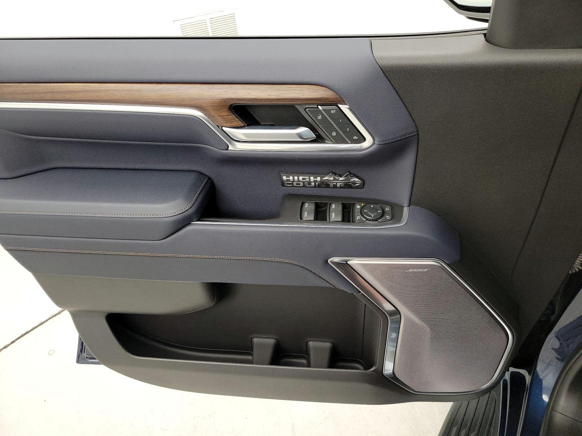 Thumbnail: 2022 Chevrolet Silverado 1500 - 12