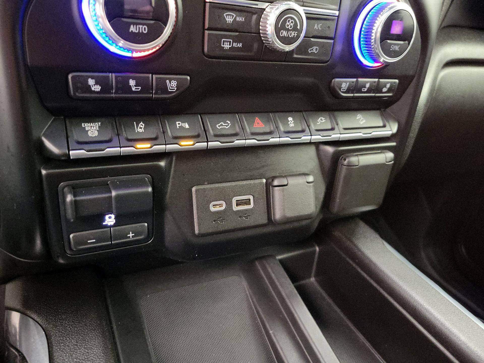 Thumbnail: 2023 GMC Sierra 3500 - 18