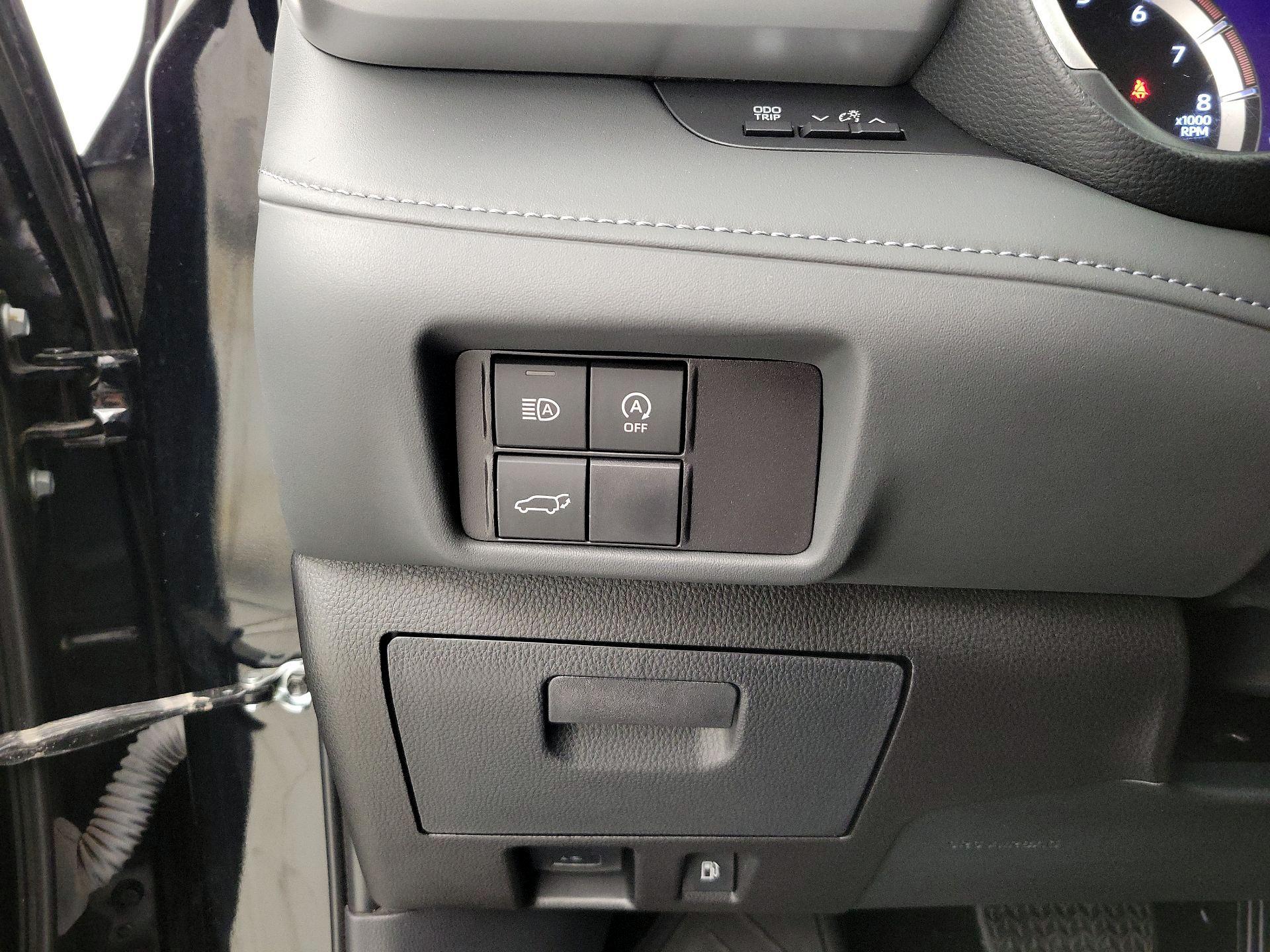 Thumbnail: 2024 Toyota Highlander - 13