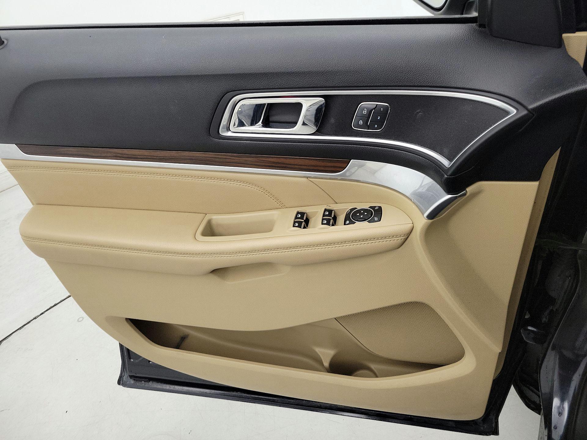 Thumbnail: 2017 Ford Explorer - 12