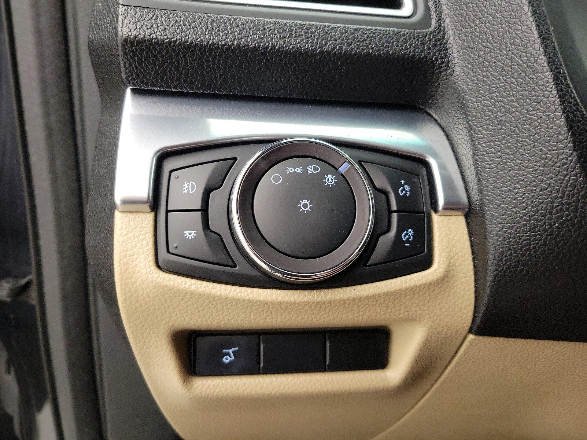 Thumbnail: 2017 Ford Explorer - 13