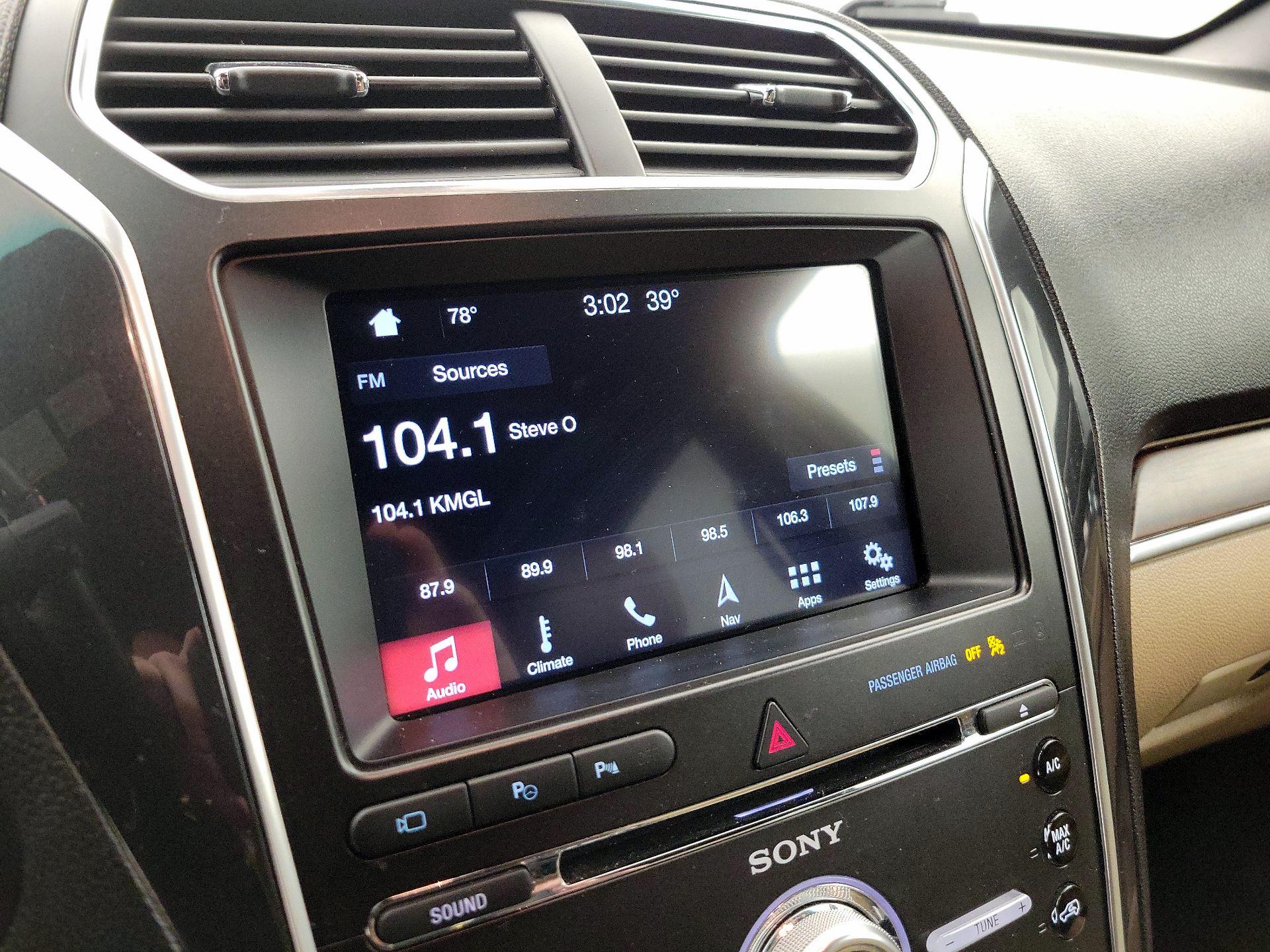 Thumbnail: 2017 Ford Explorer - 16