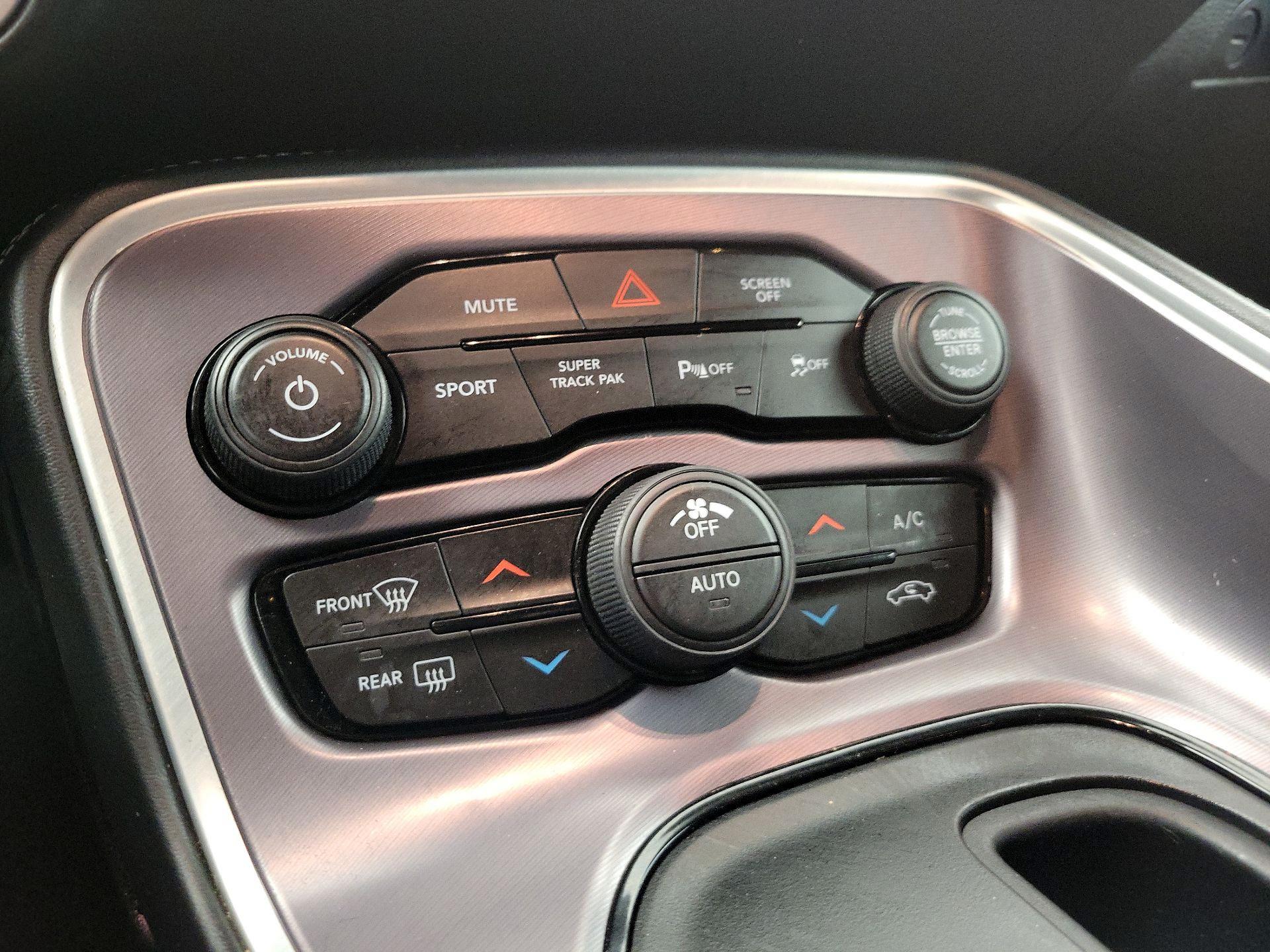 Thumbnail: 2020 Dodge Challenger - 17