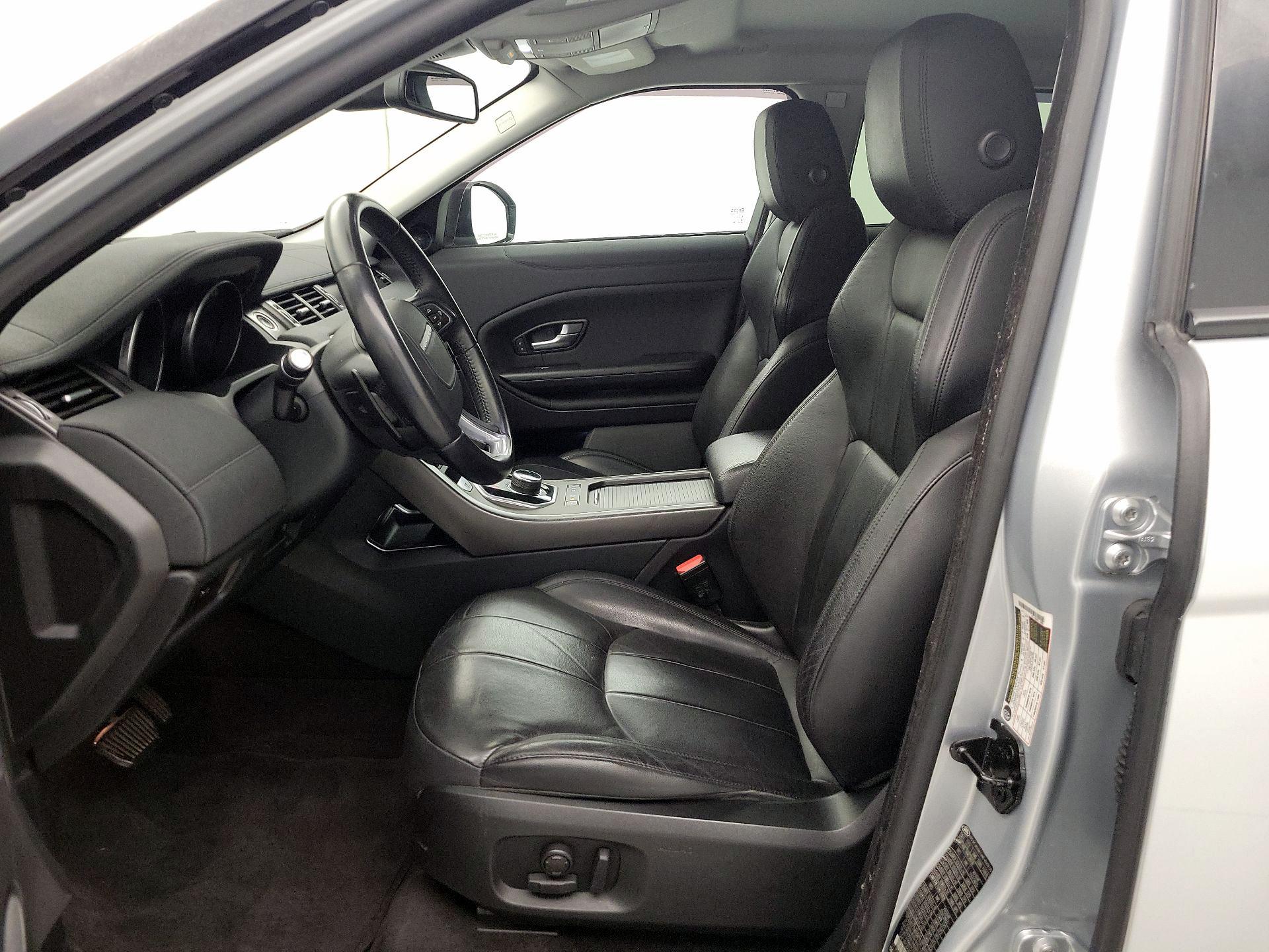 Thumbnail: 2019 Land Rover Range Rover Evoque - 11