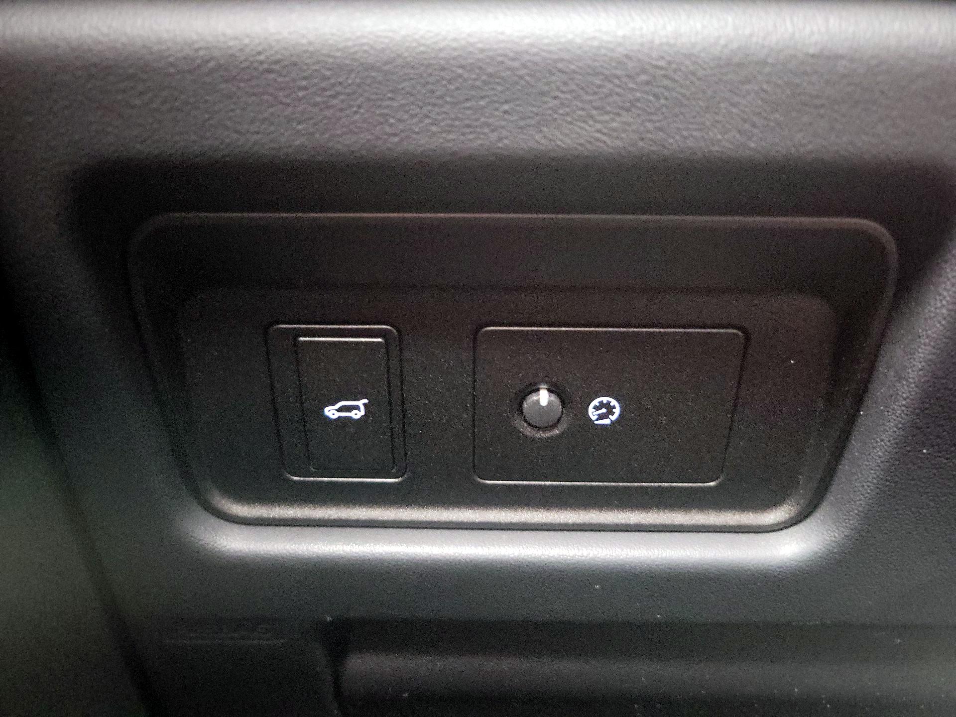 Thumbnail: 2019 Land Rover Range Rover Evoque - 13