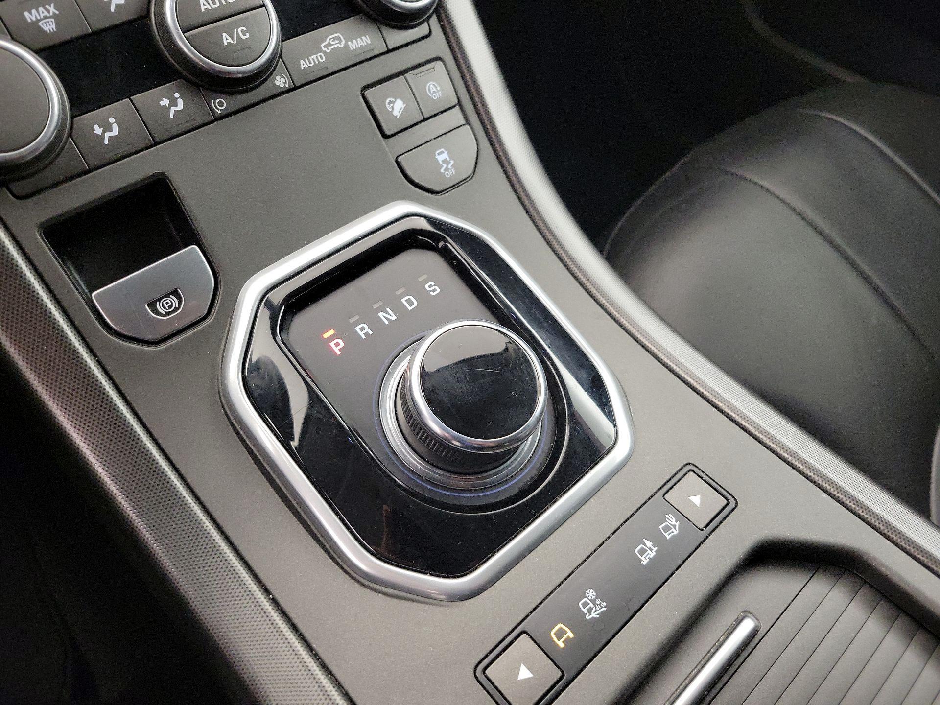 Thumbnail: 2019 Land Rover Range Rover Evoque - 17