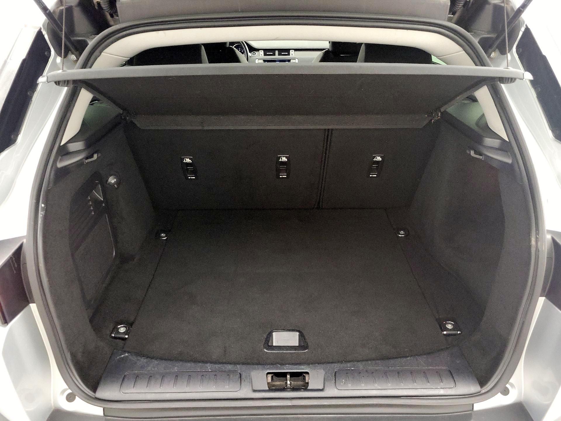 Thumbnail: 2019 Land Rover Range Rover Evoque - 20