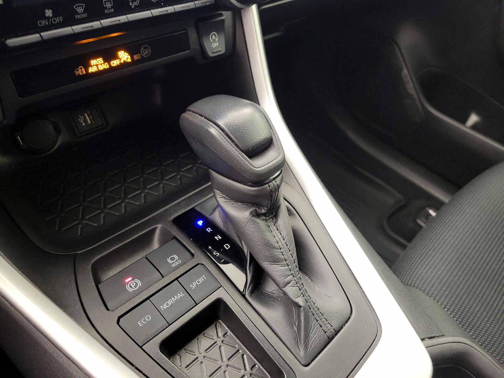 Thumbnail: 2024 Toyota RAV4 - 17