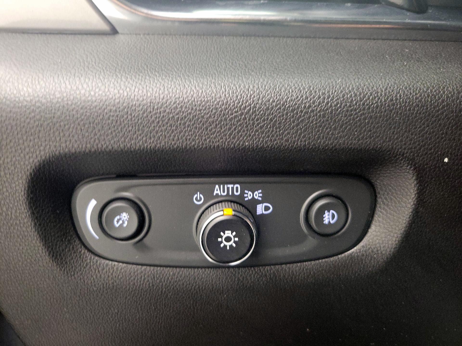 Thumbnail: 2021 Chevrolet Traverse - 13