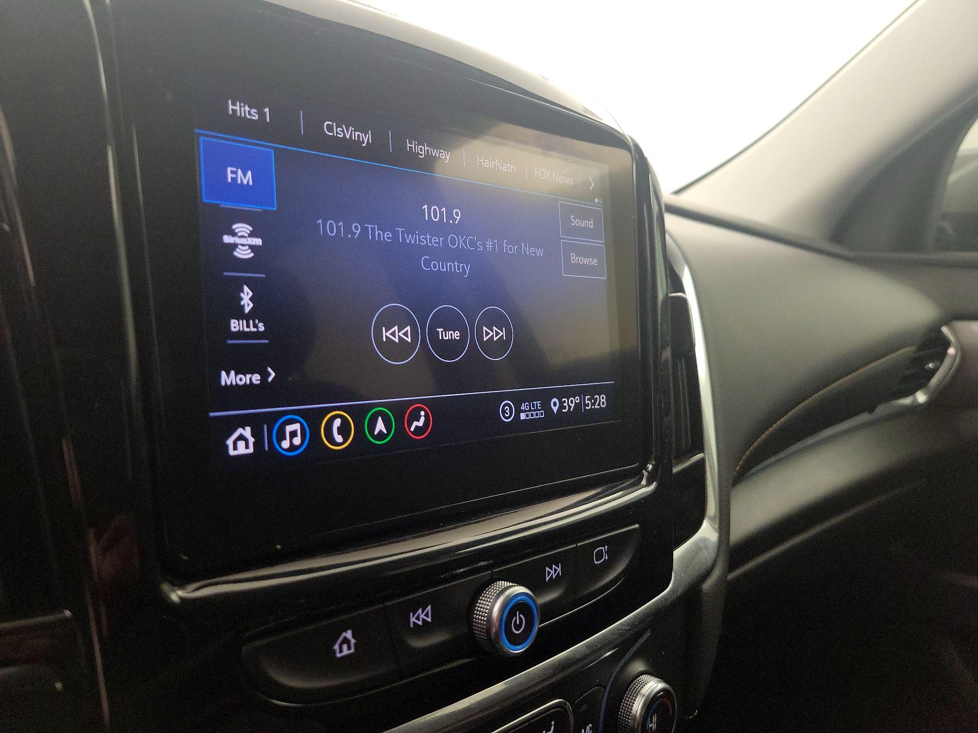 Thumbnail: 2021 Chevrolet Traverse - 16